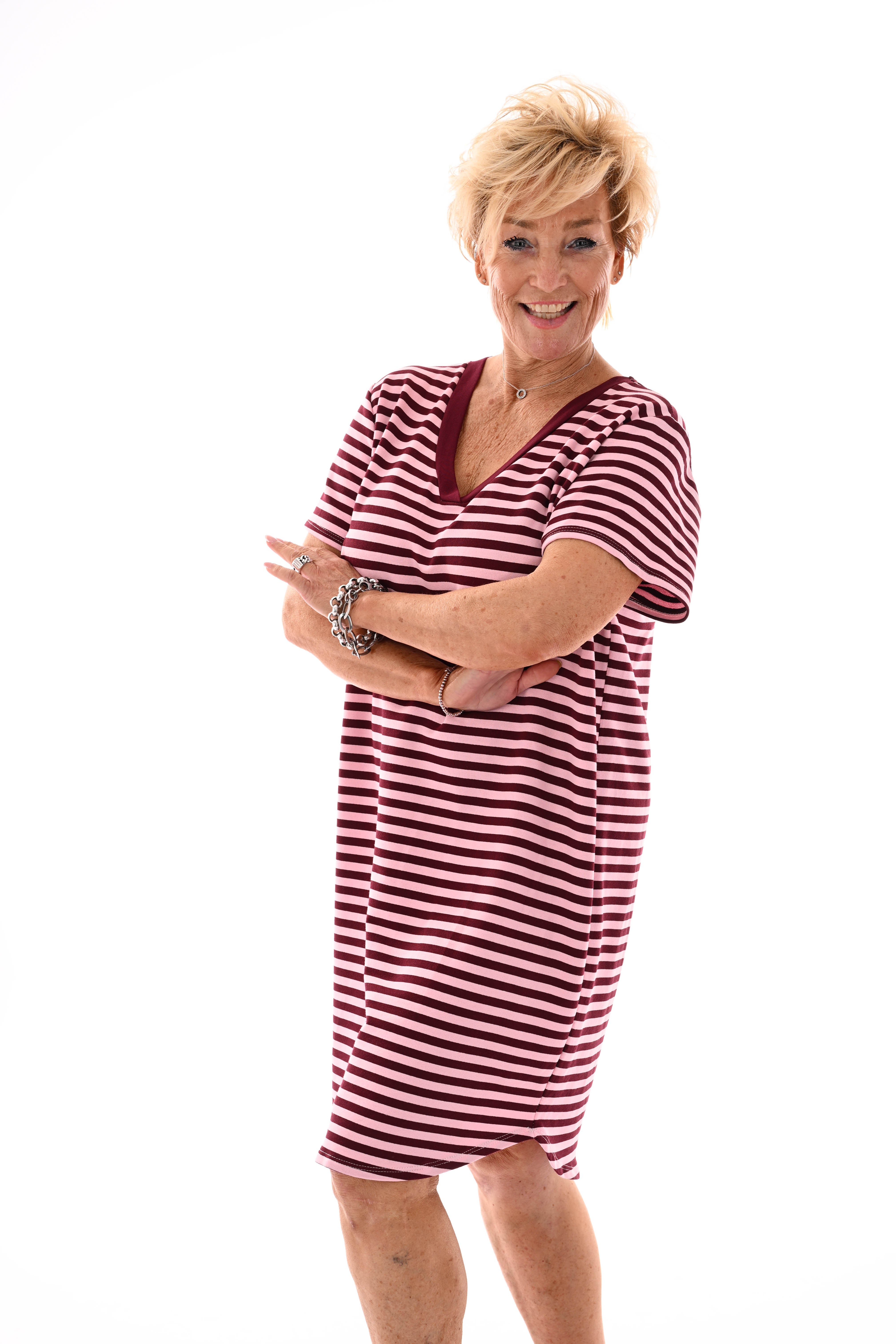Korte sweaterdress gestreept met v-hals bordeaux/lichtroze