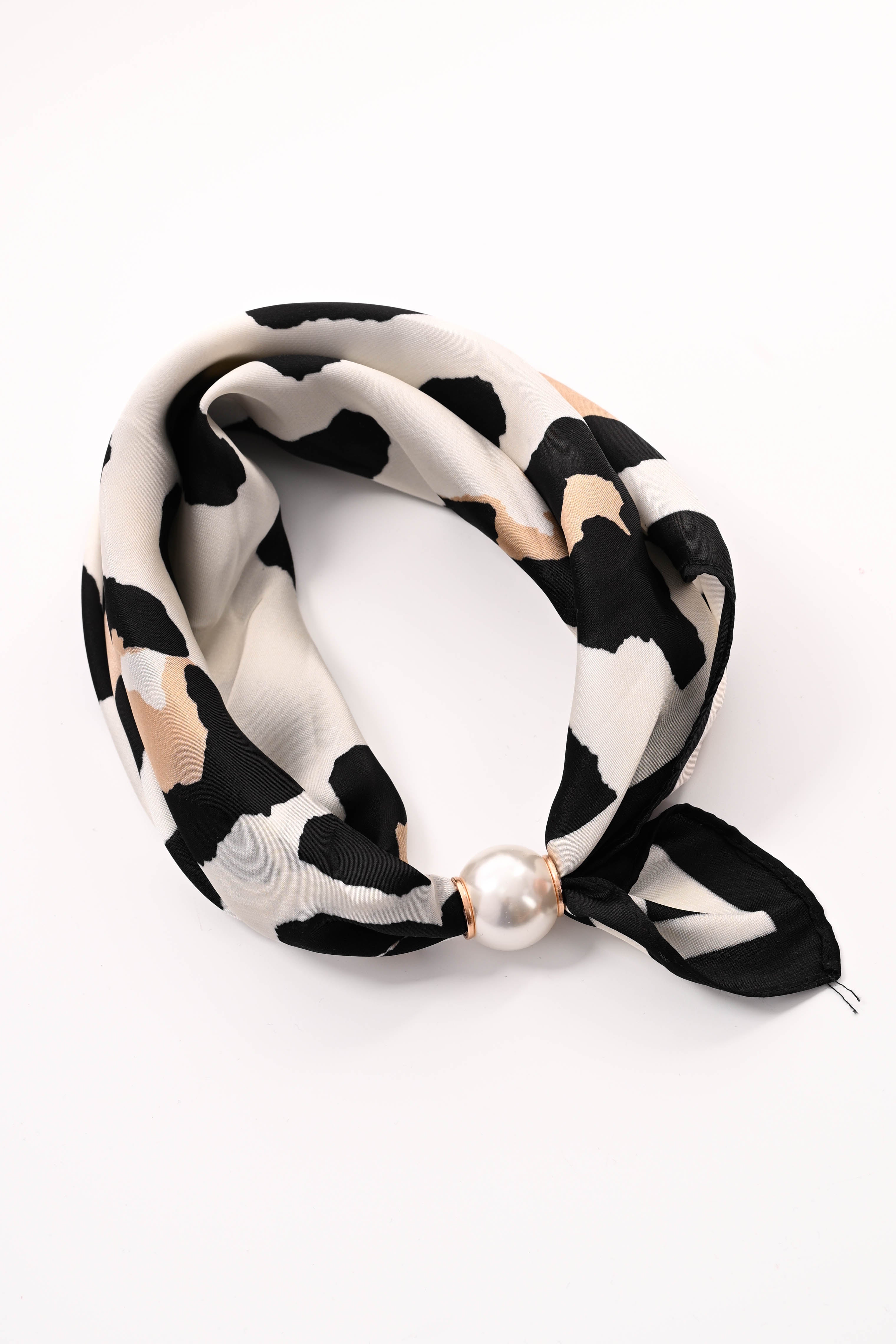 Kort sjaaltje parel met magneet panter beige