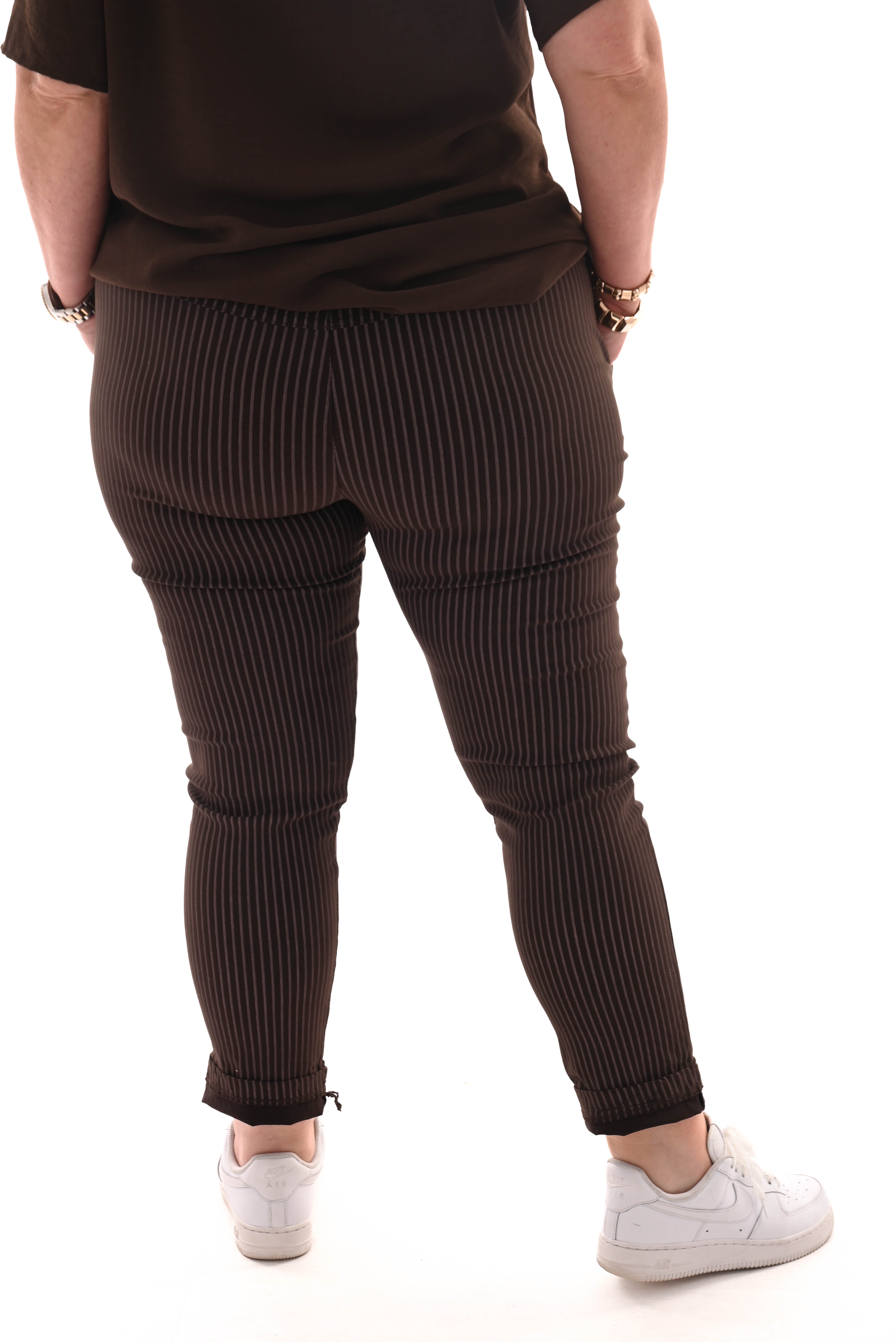Stretchbroek streep donkerbruin