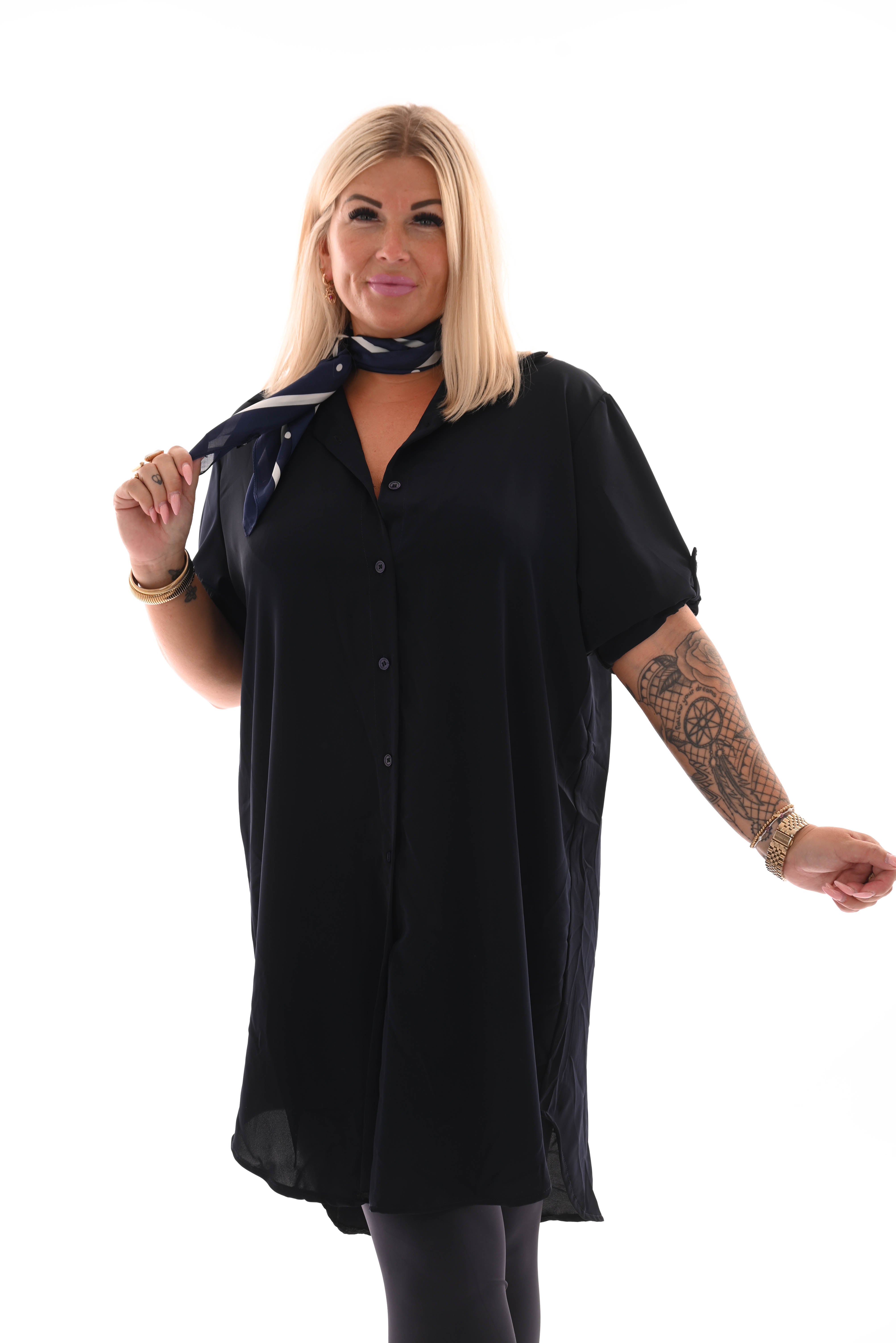 Tuniek v-hals doorknoop ophaalmouwen marineblauw