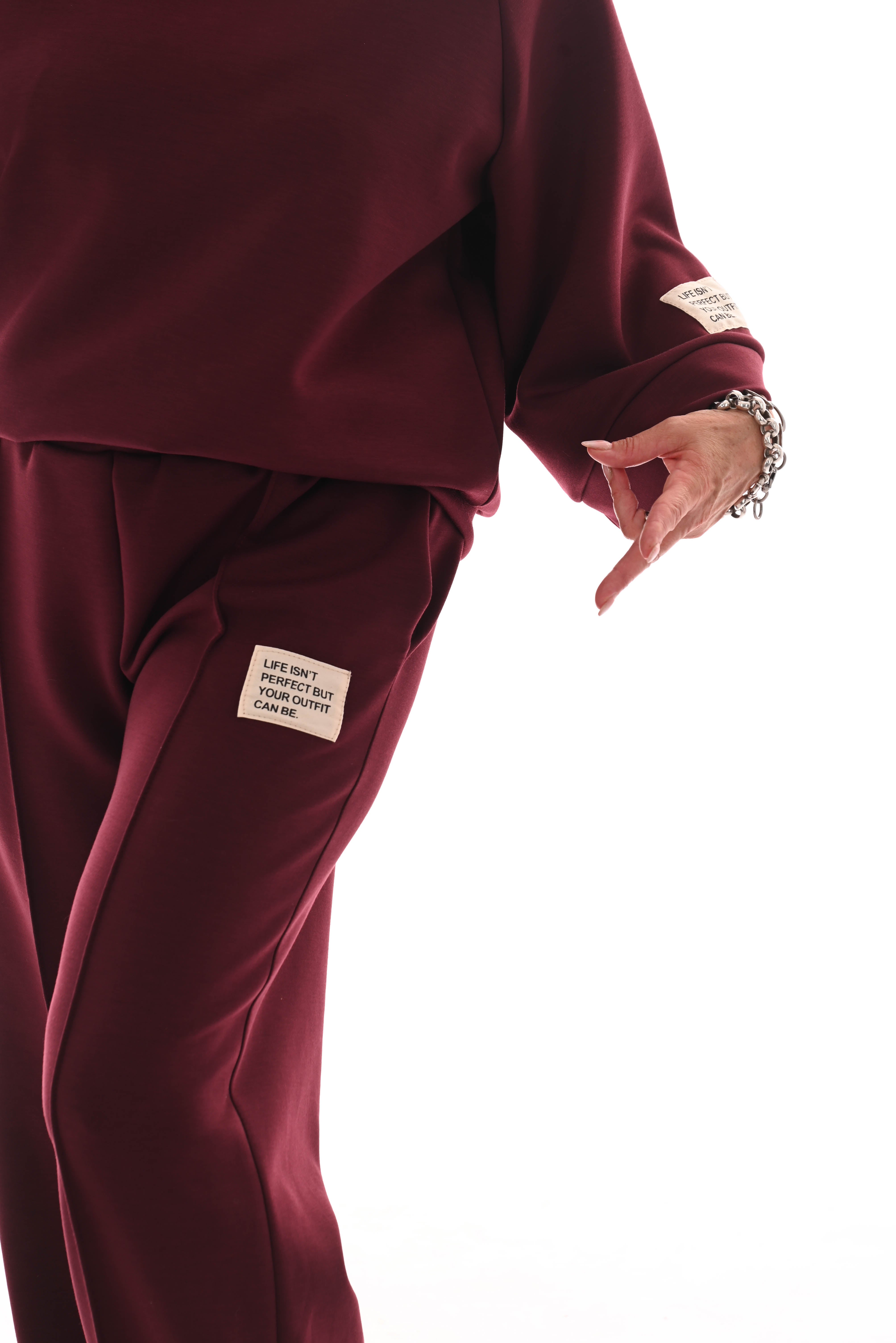Tweedelig pak wijde uitloop mouwen applicatie bordeaux