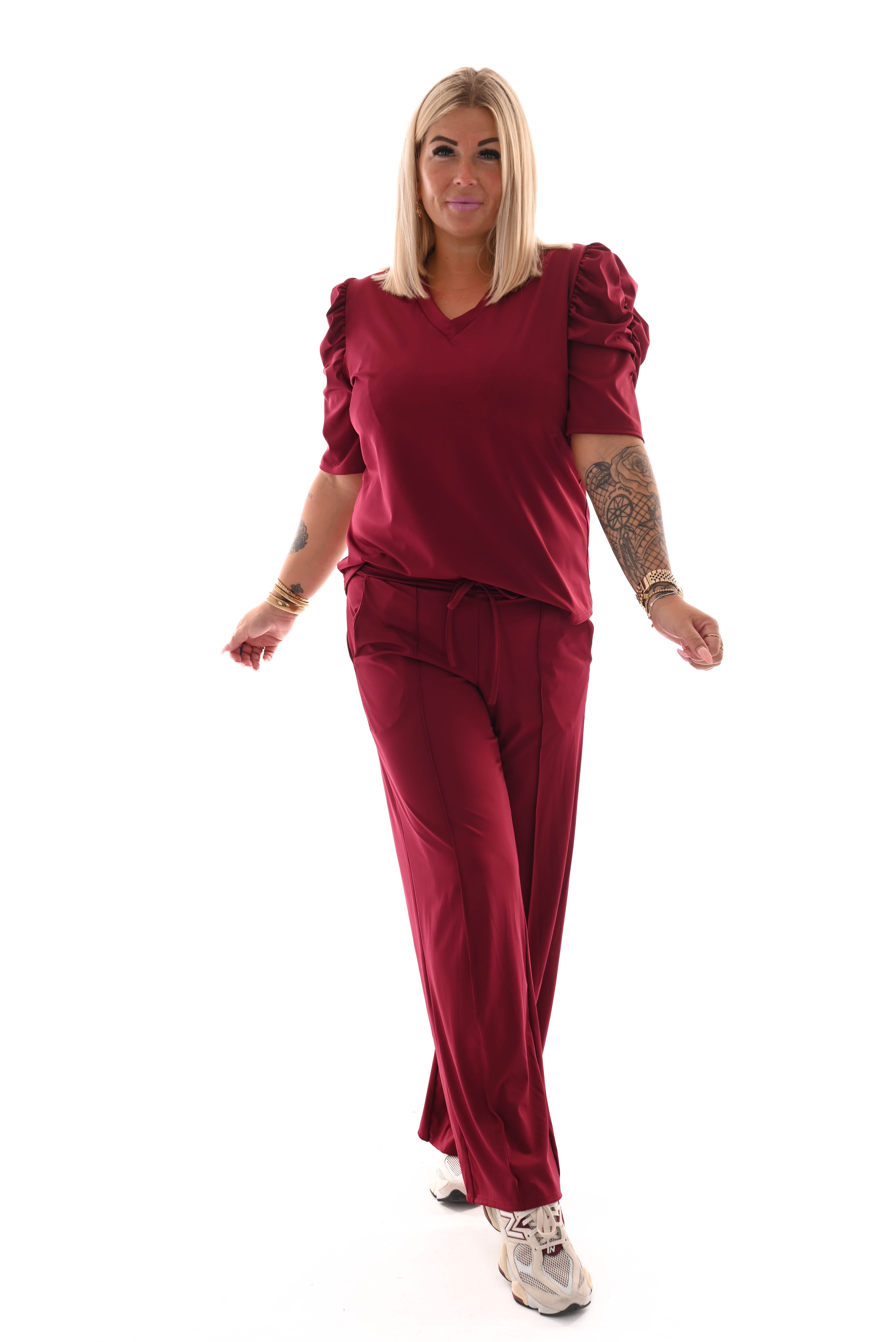 Tweedelig set gedrapeerde mouwen bordeaux