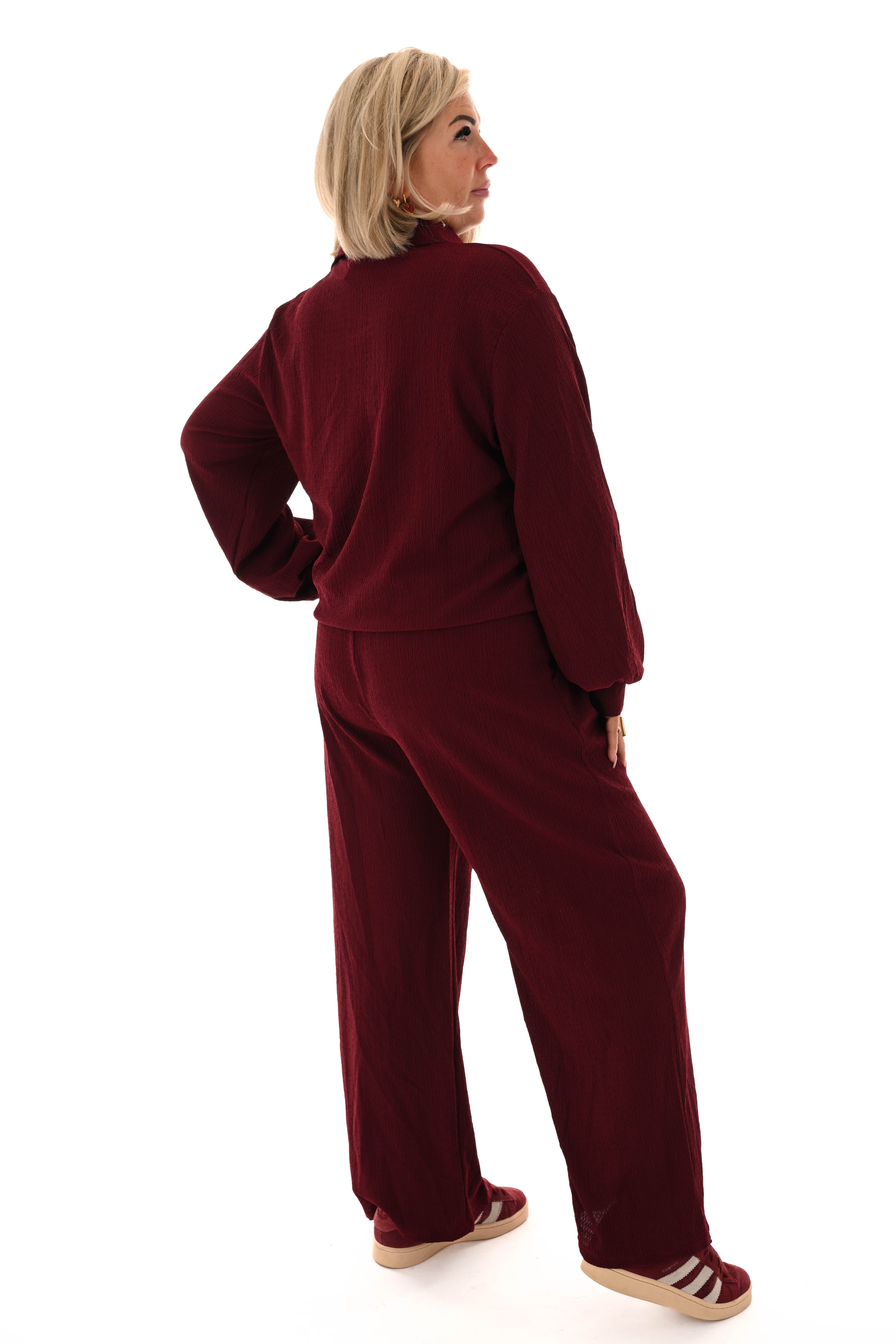 Tweedelig crepe pak v-hals met kraag bordeaux