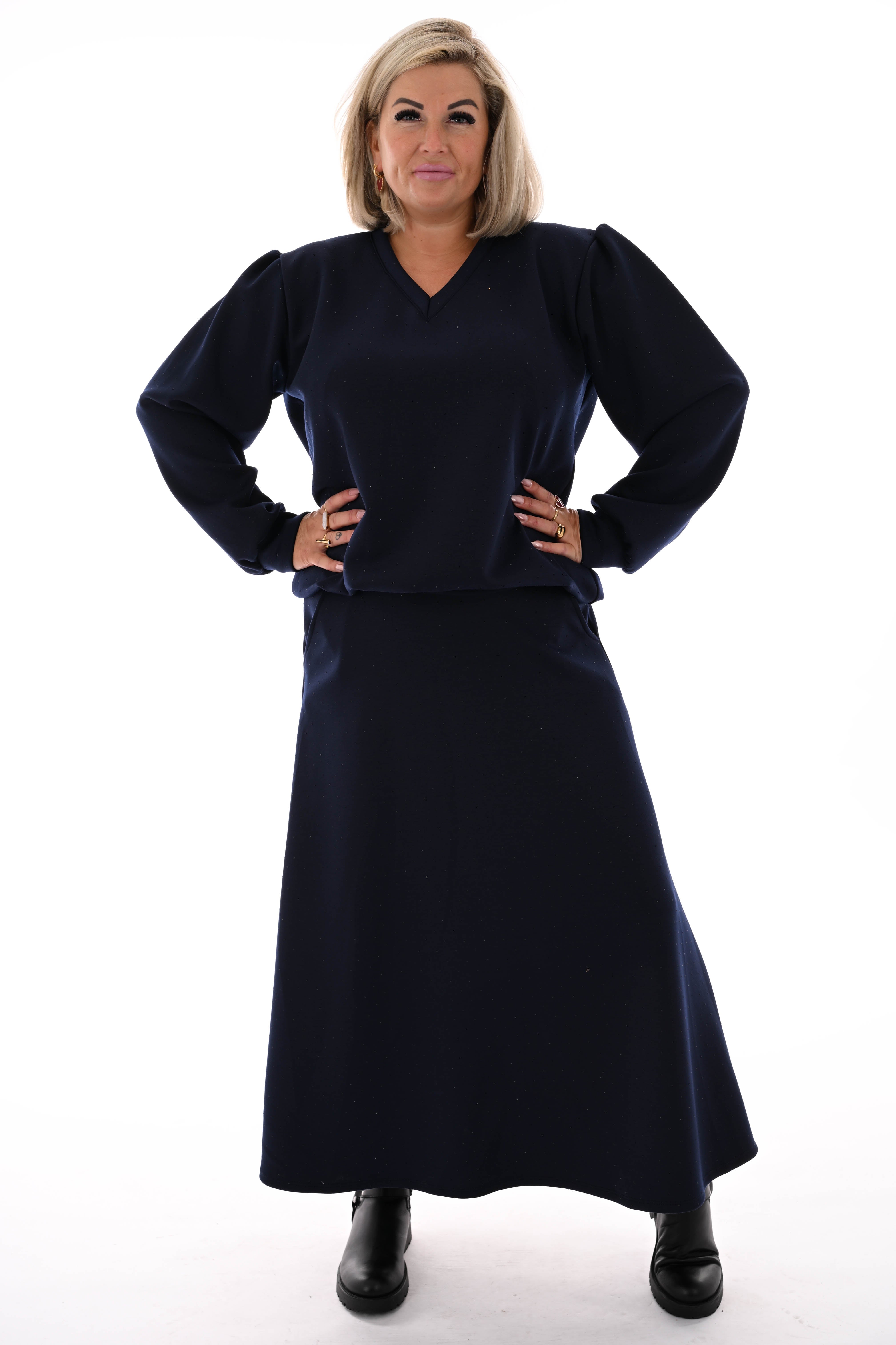 Tweedelig set sweater en rok strass marineblauw