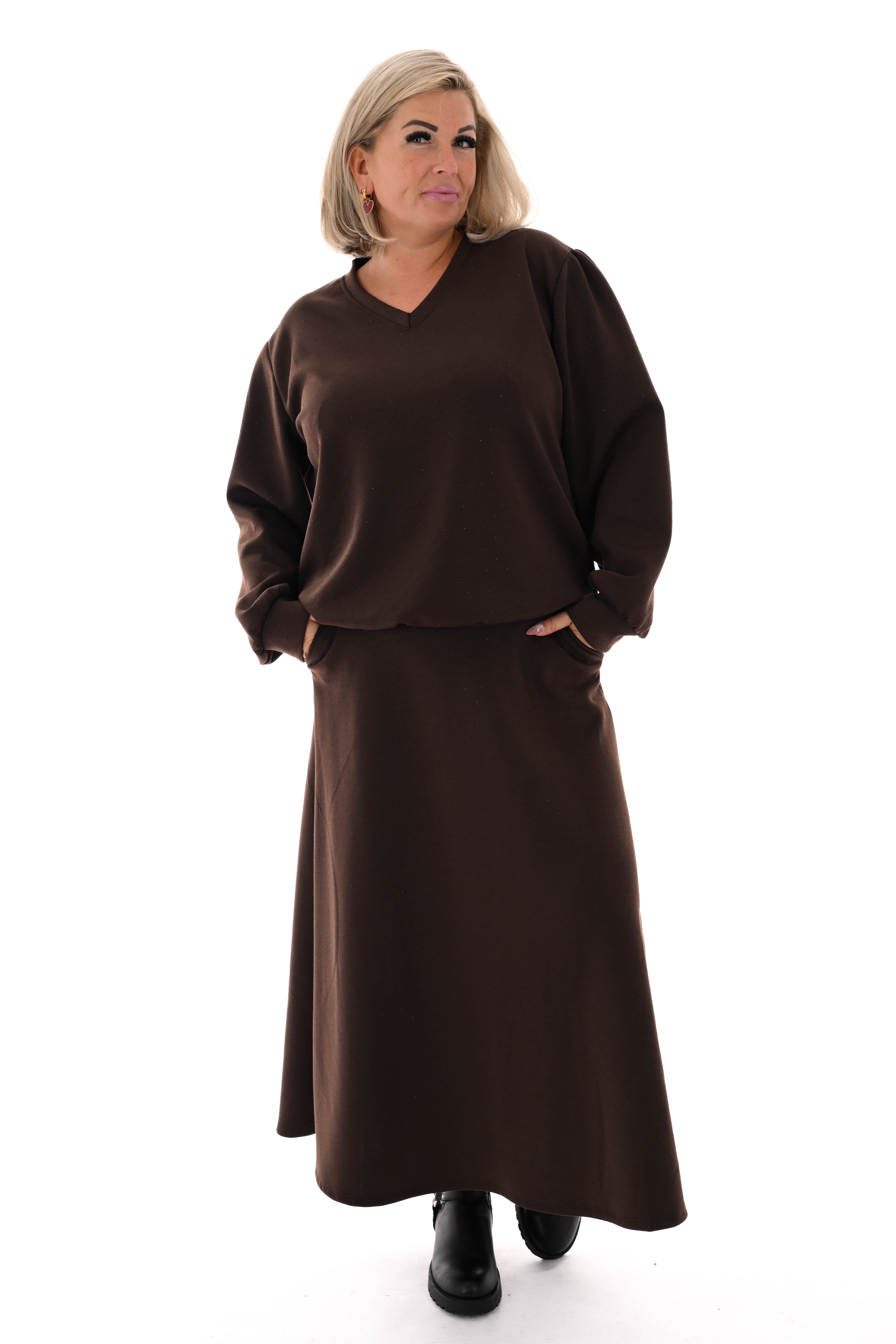 Tweedelig set sweater en rok strass donkerbruin