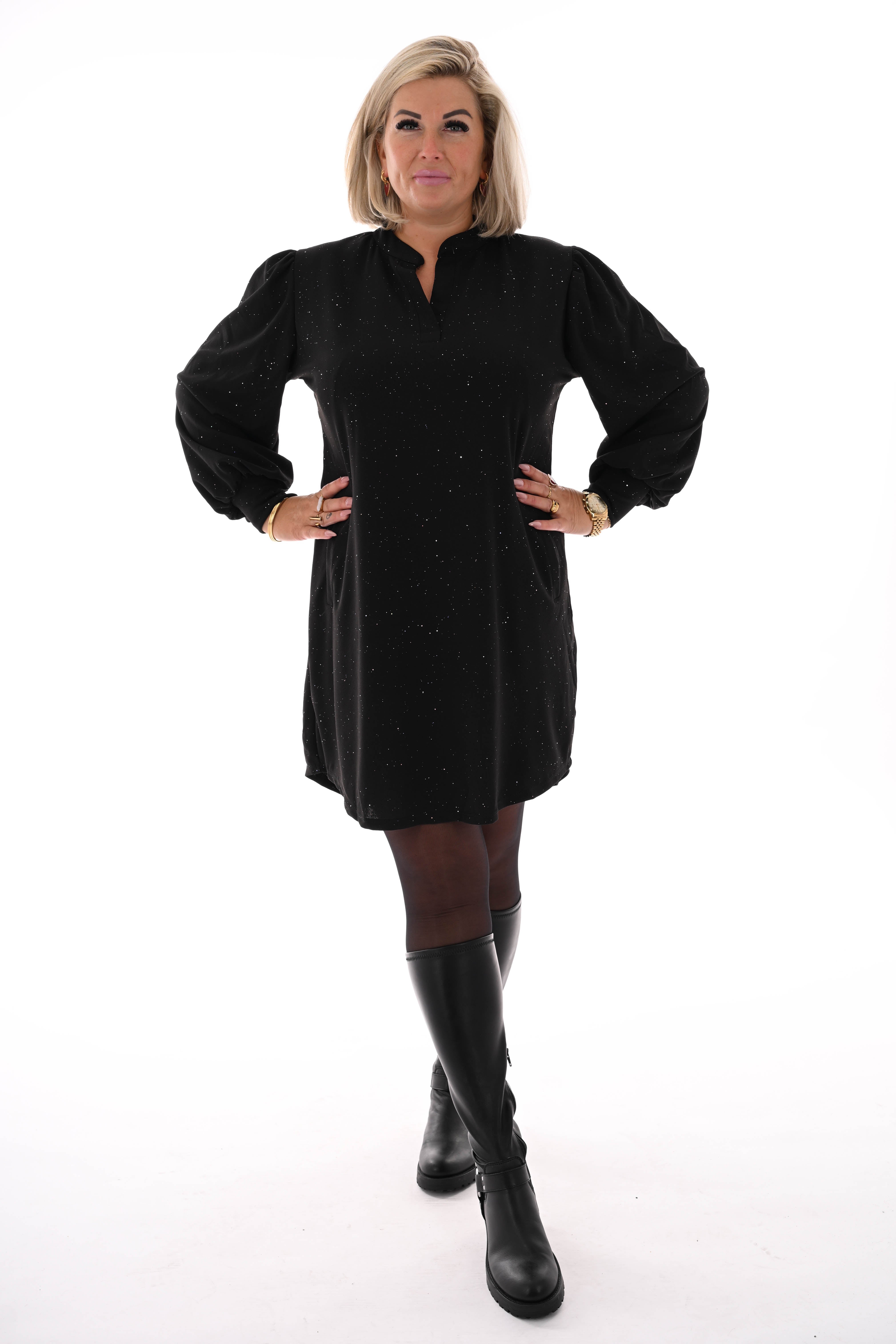 Jurk v-hals en pofmouwen glitter flakes zwart