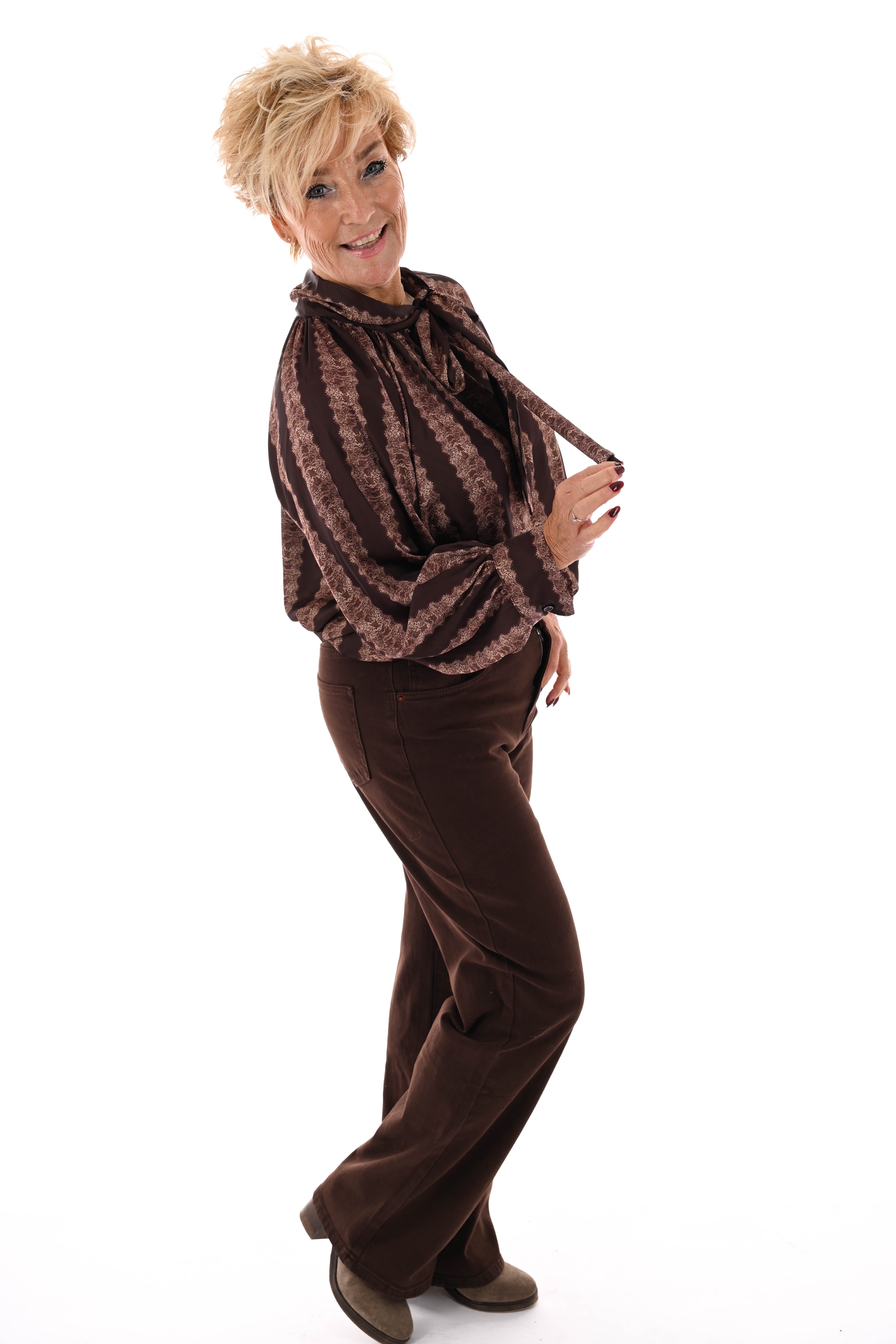 Silky blouse met strik kant detail donkerbruin