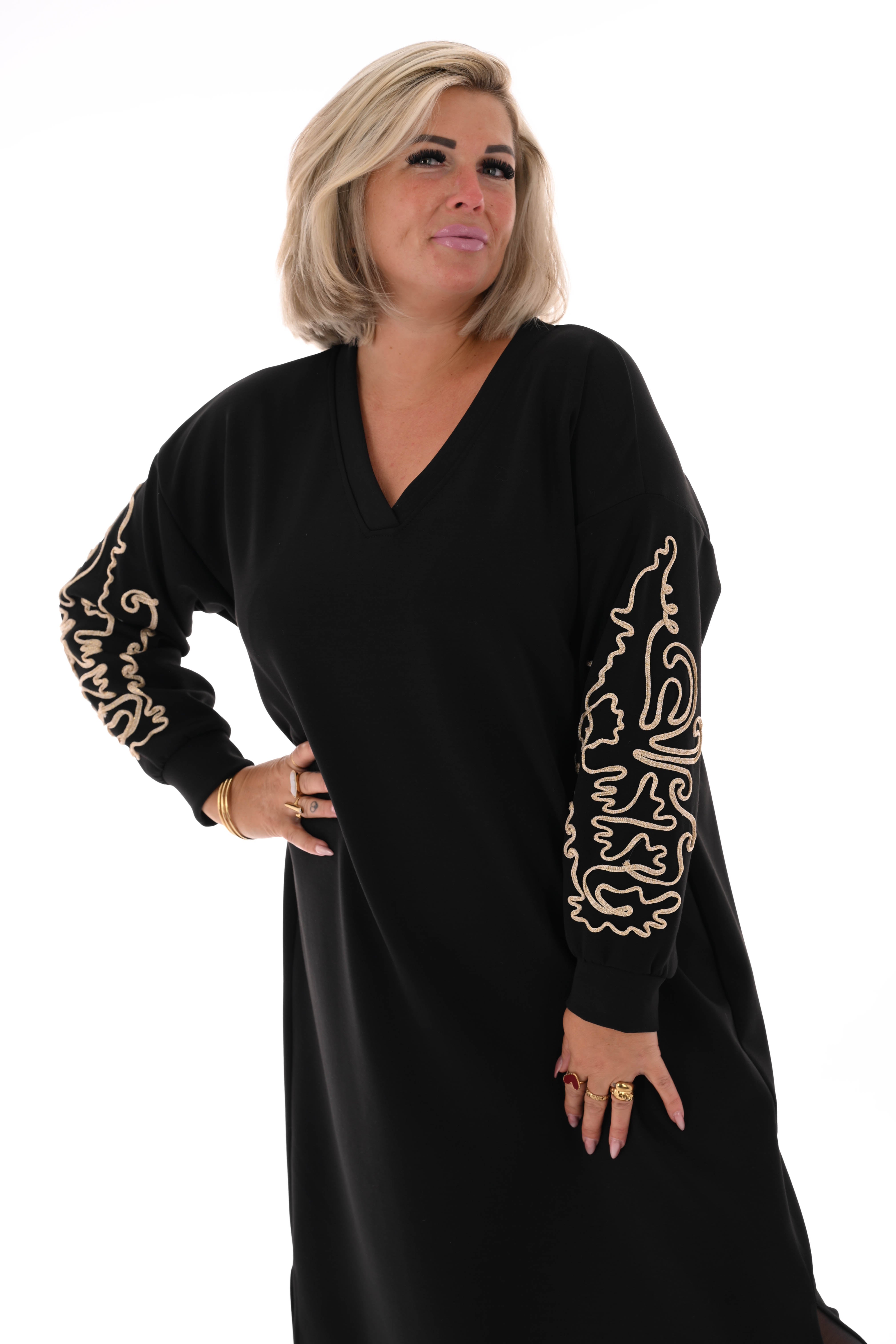 Sweaterdress gouden borduursels zwart
