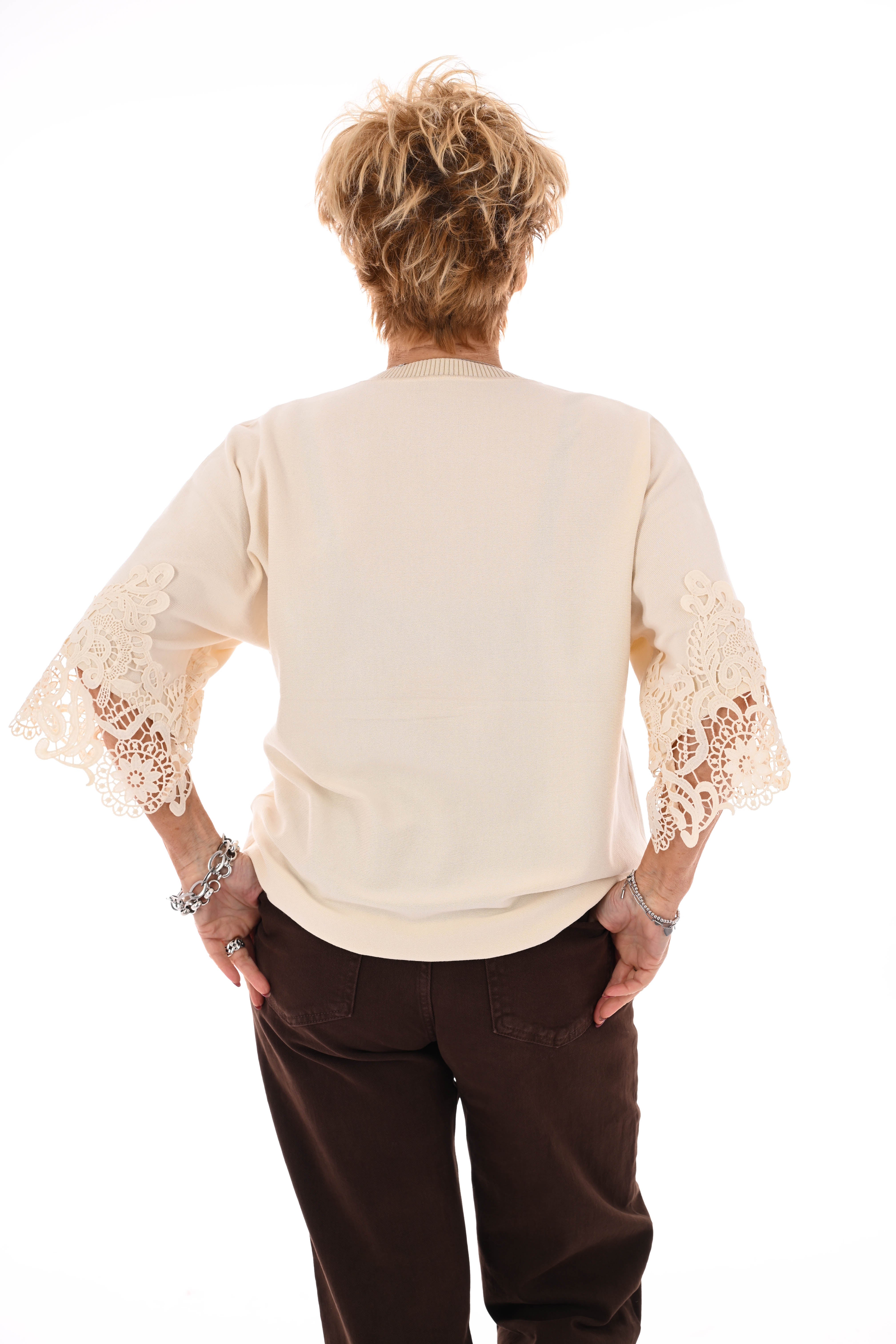 Trui broderie mouwdetail creme
