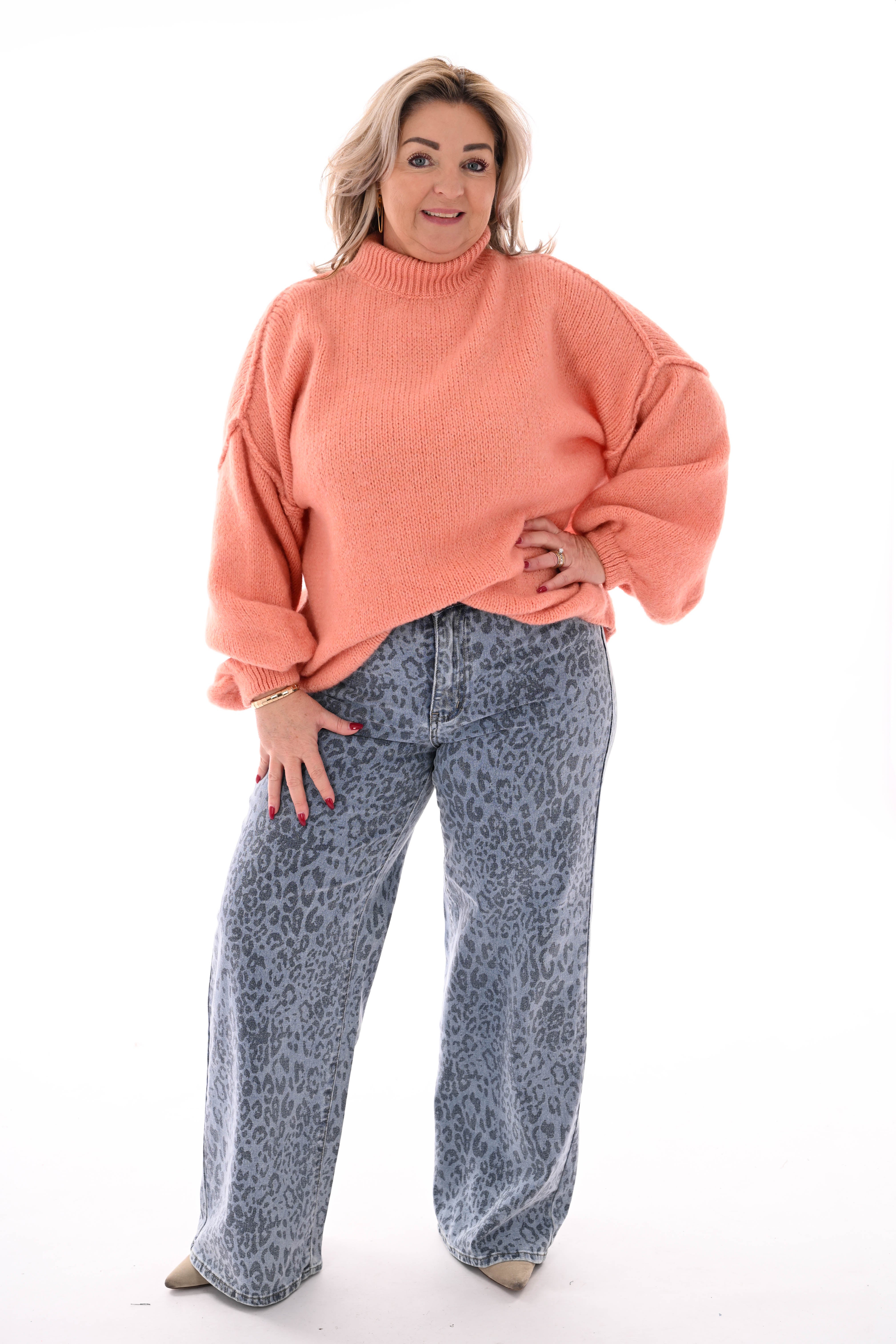 Gebreide trui turtle neck met pofmouwen zalm