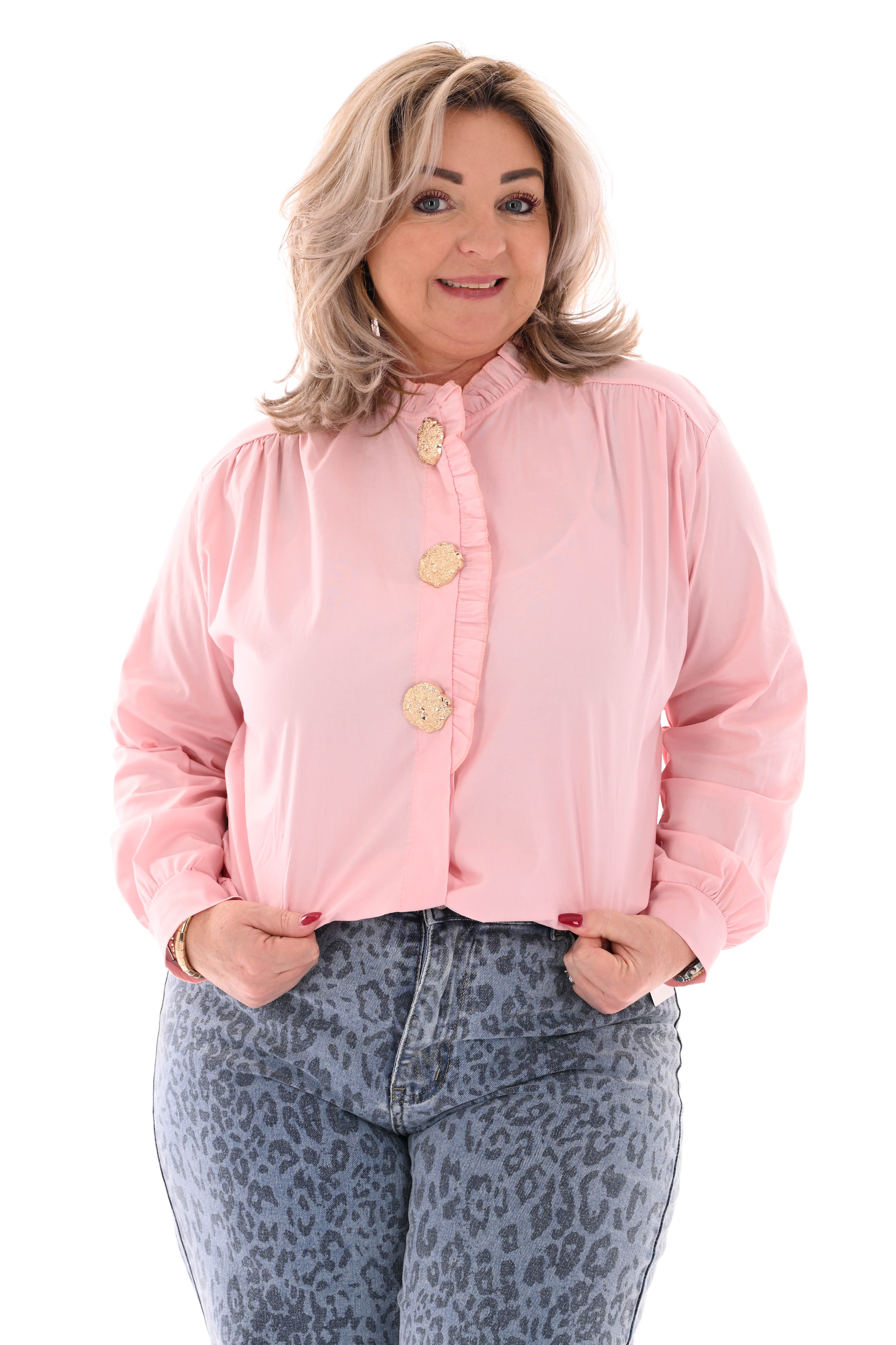 Blouse roezelkraag grote knopen lichtroze