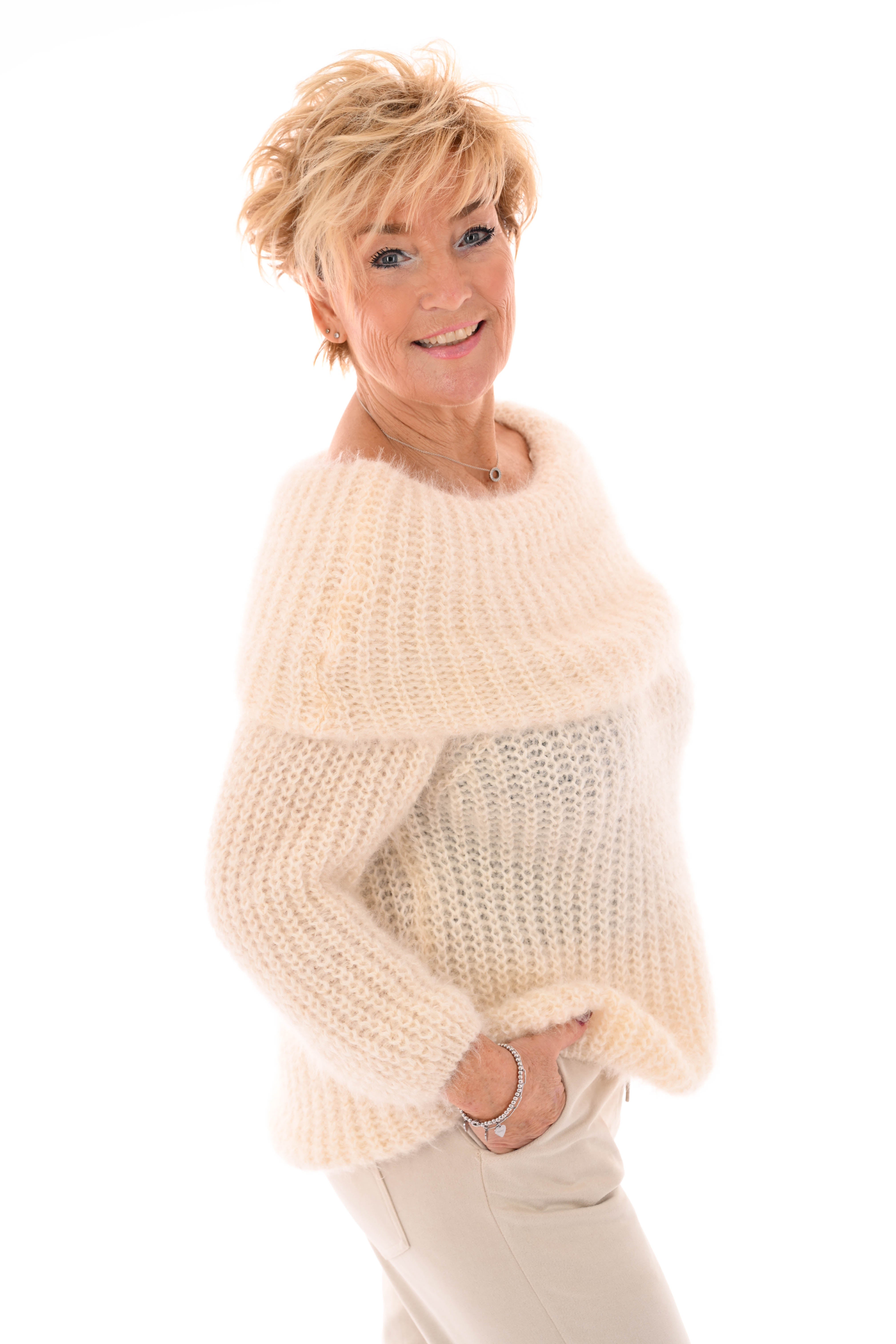 Off-shoulder trui creme