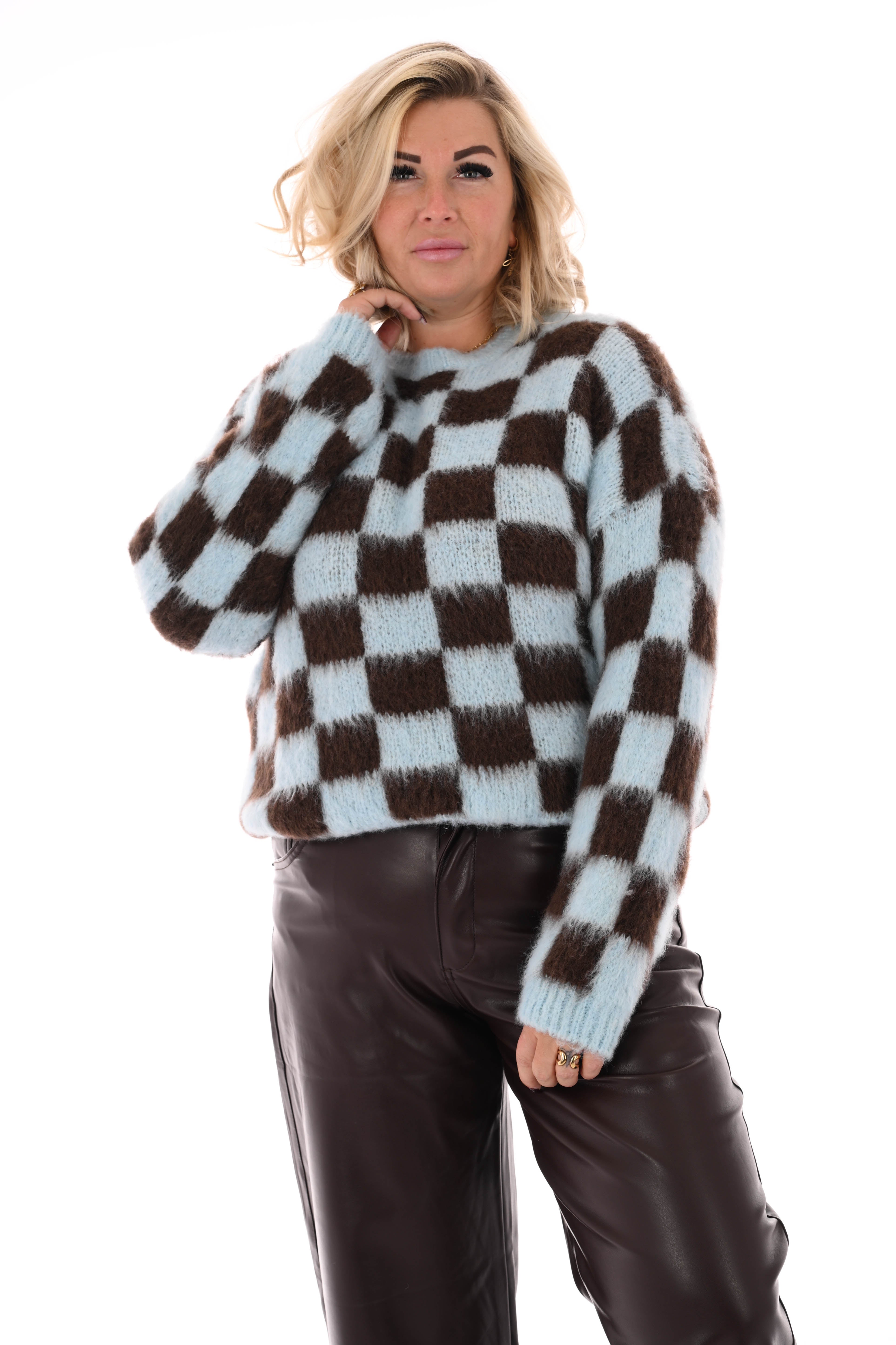 Gebreide trui blokjes lichtblauw/bruin