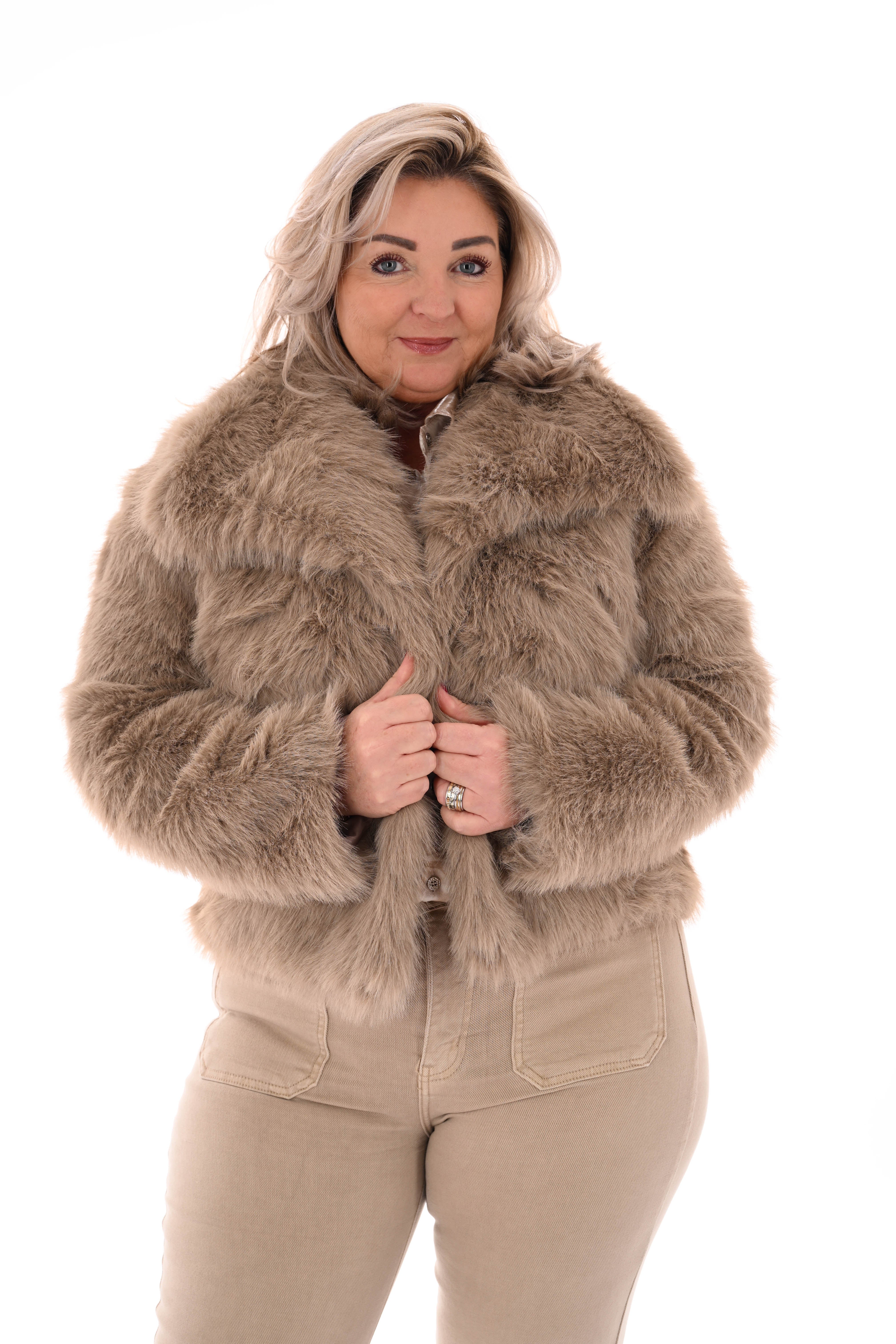 Korte faux fur jas taupe