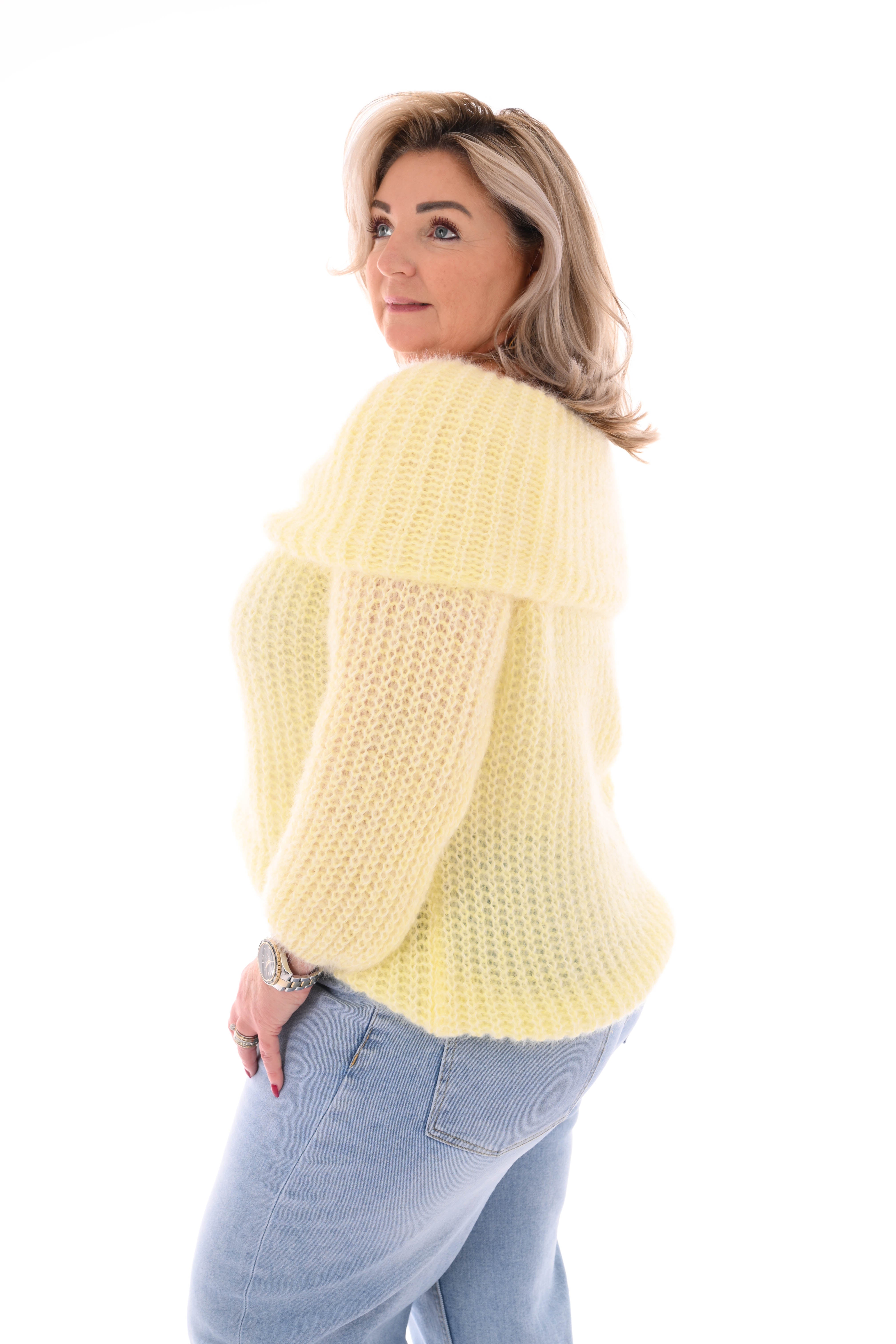 Off-shoulder trui botergeel