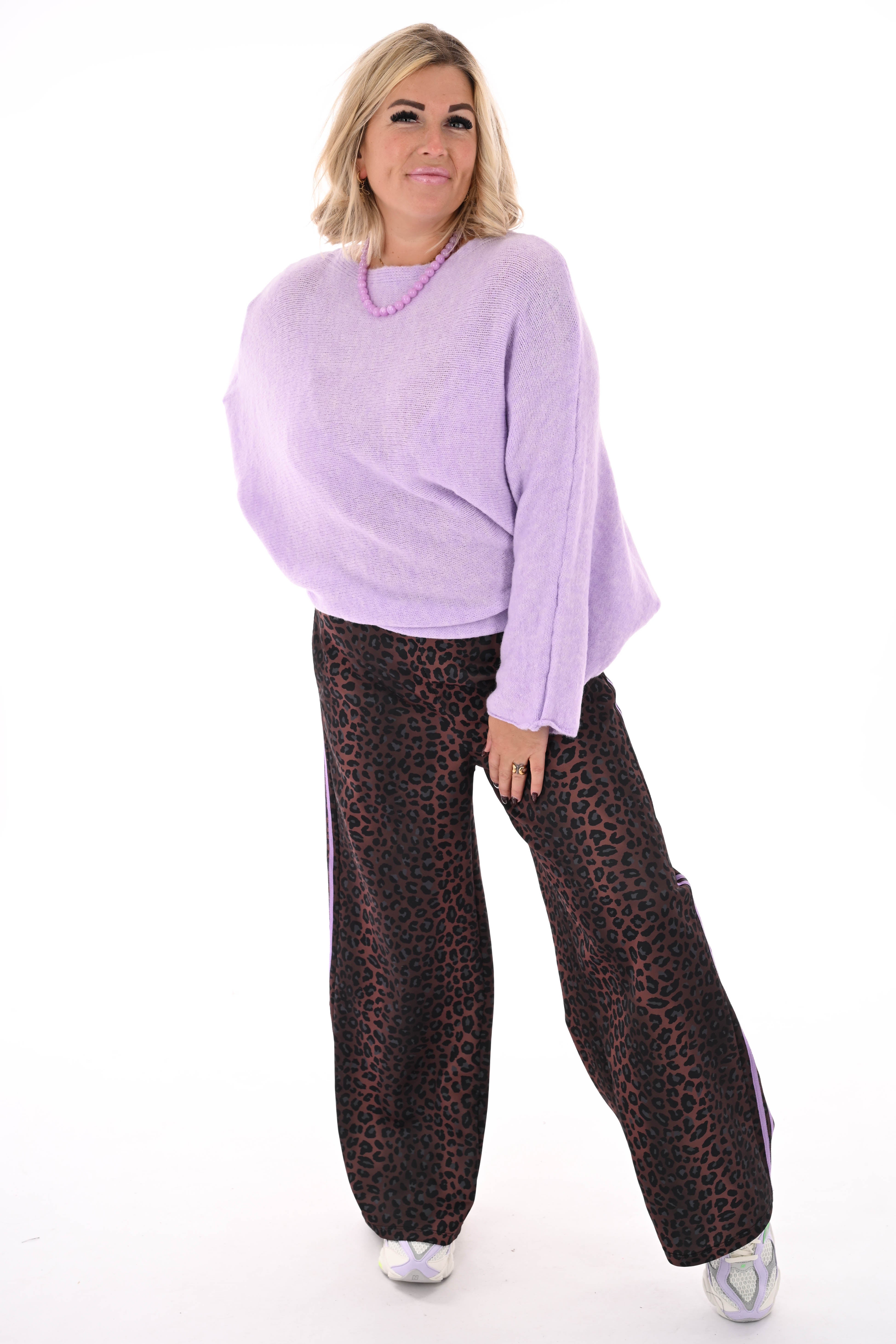 Wijde broek panterprint met strepenbies bruin/lila