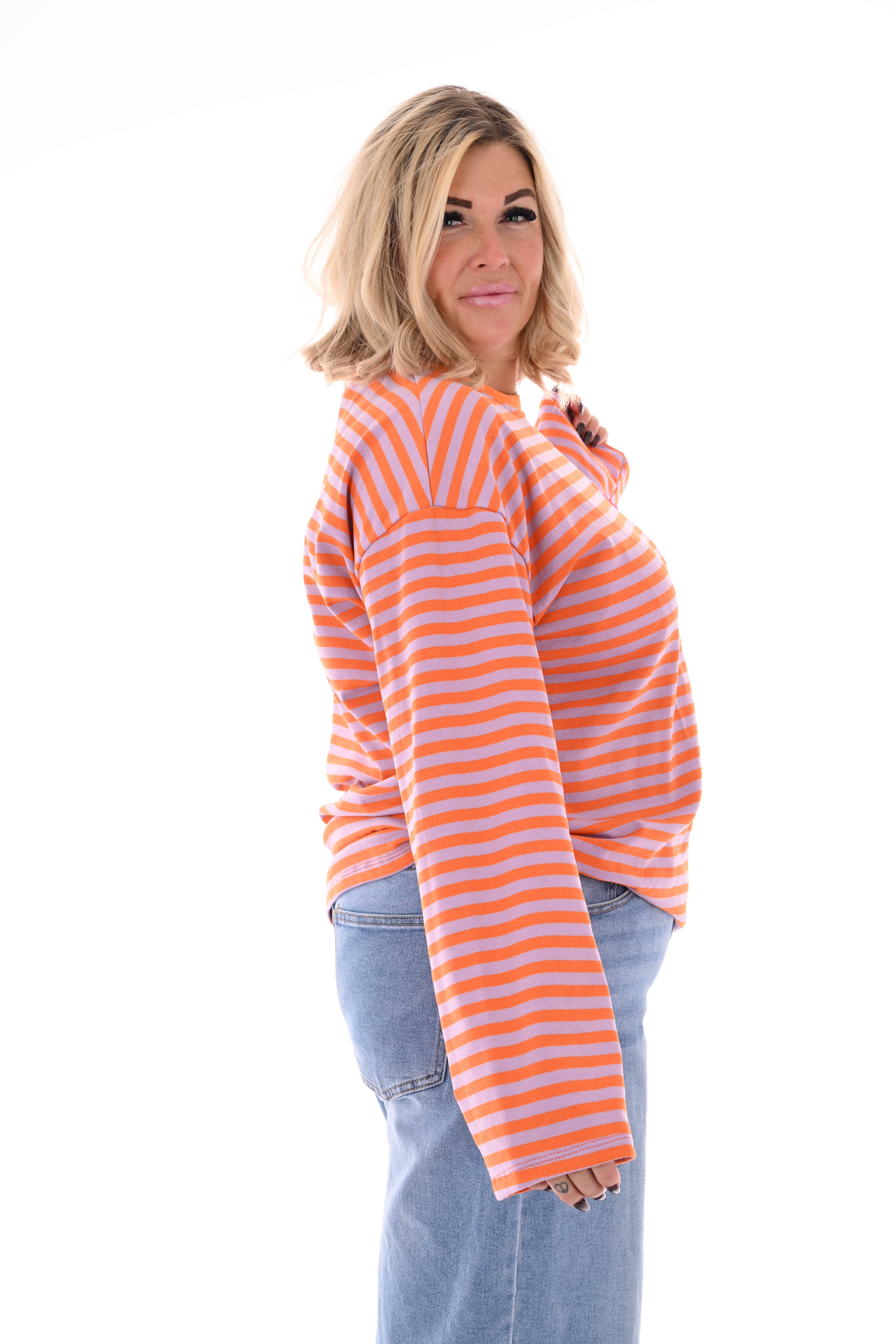 Trui fijne streepjes oranje