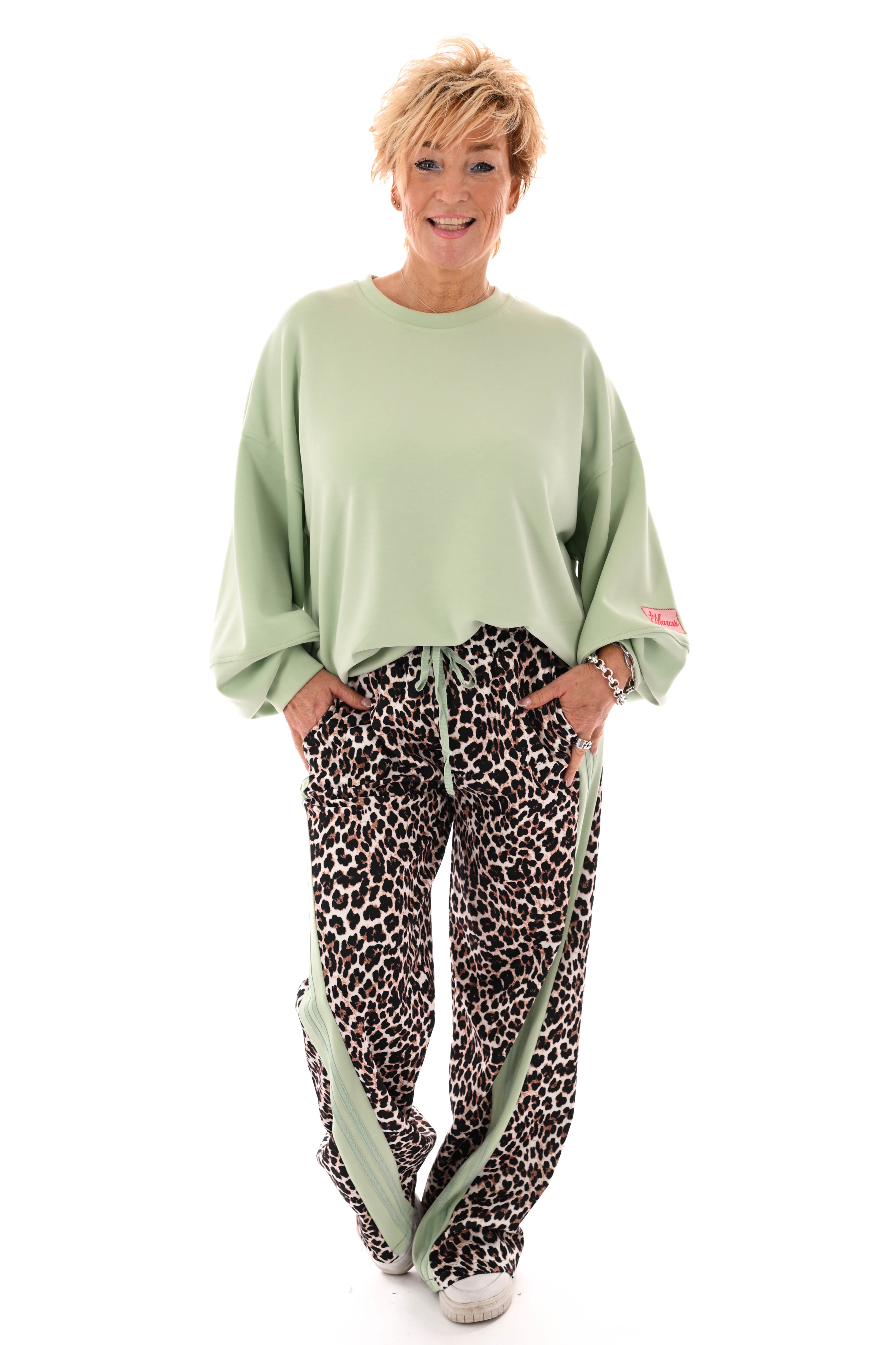 Wijde panterprint broek brede bies lichtgroen