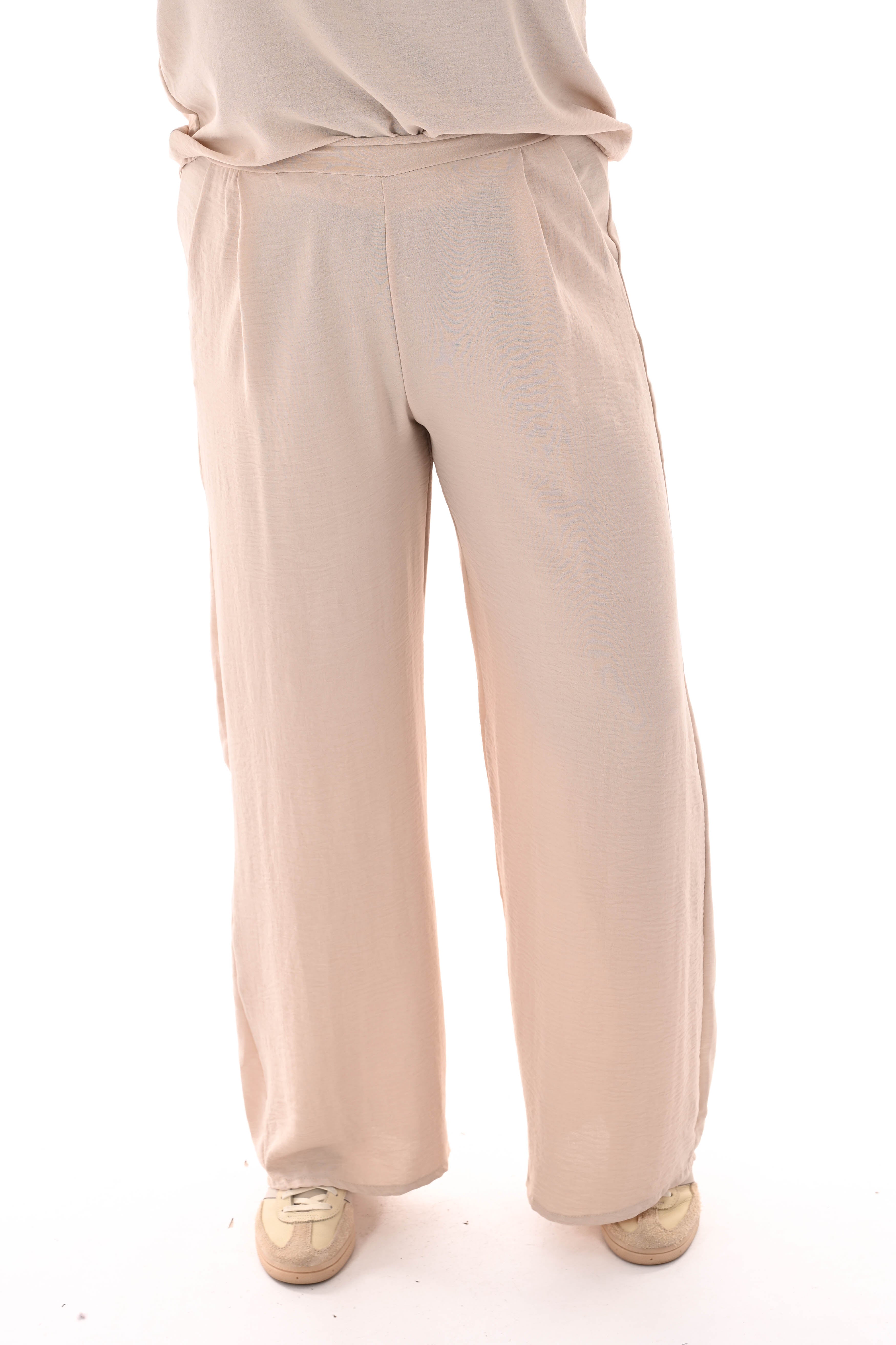 Tweedelig pak 3/4e pofmouwen uni beige