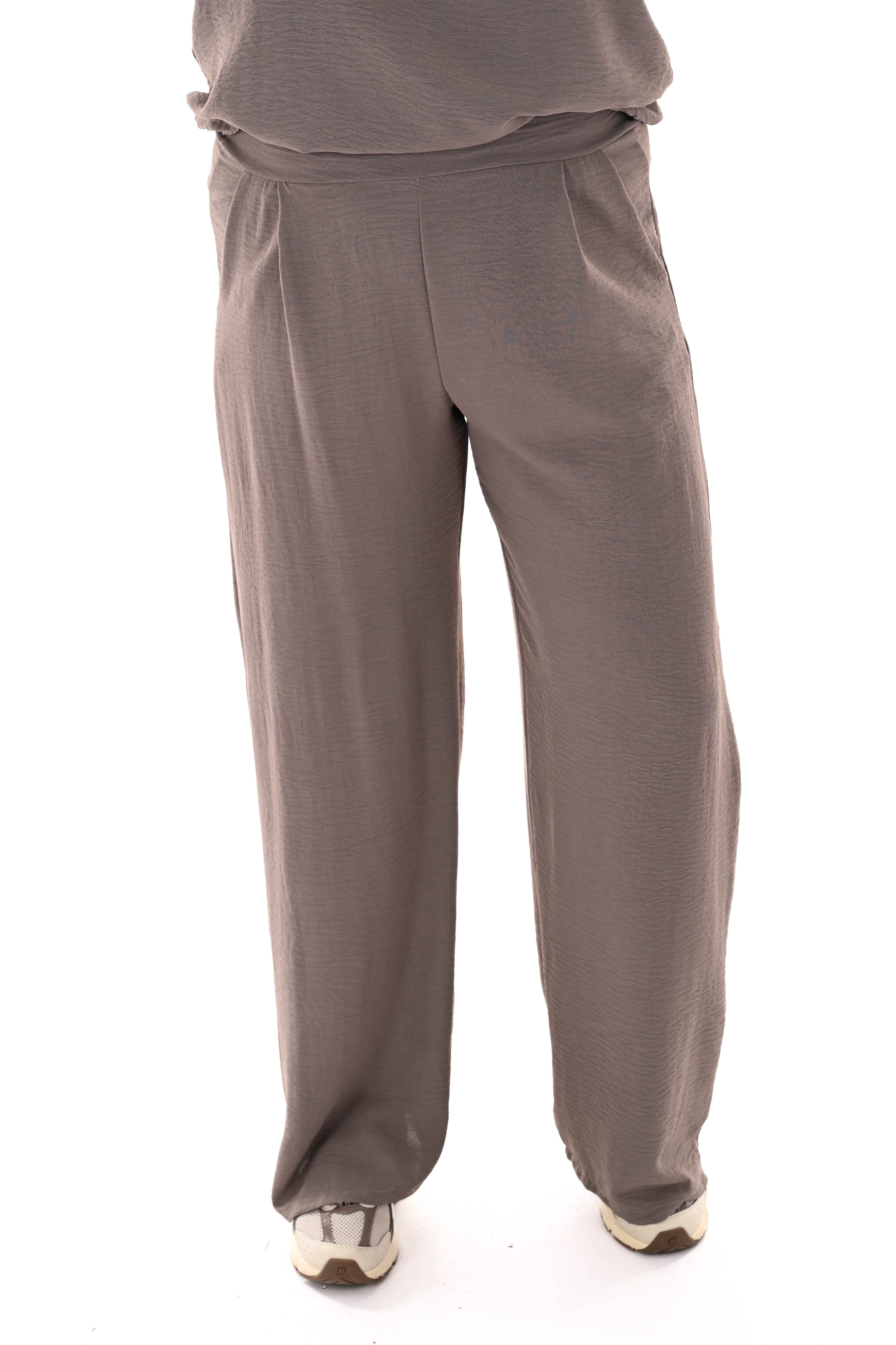 Tweedelig pak 3/4e pofmouwen uni lichtbruin