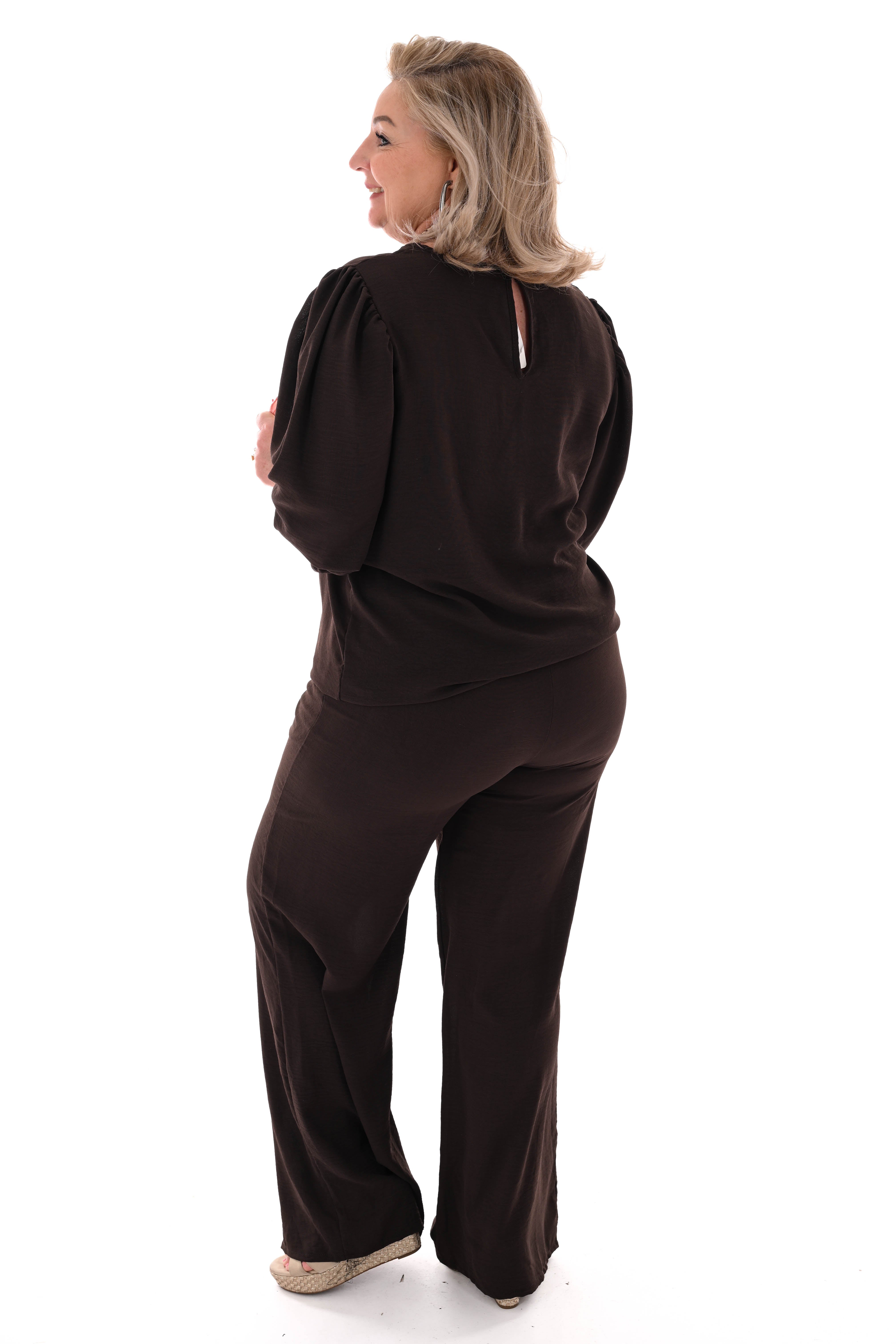 Tweedelig pak 3/4e pofmouwen uni donkerbruin