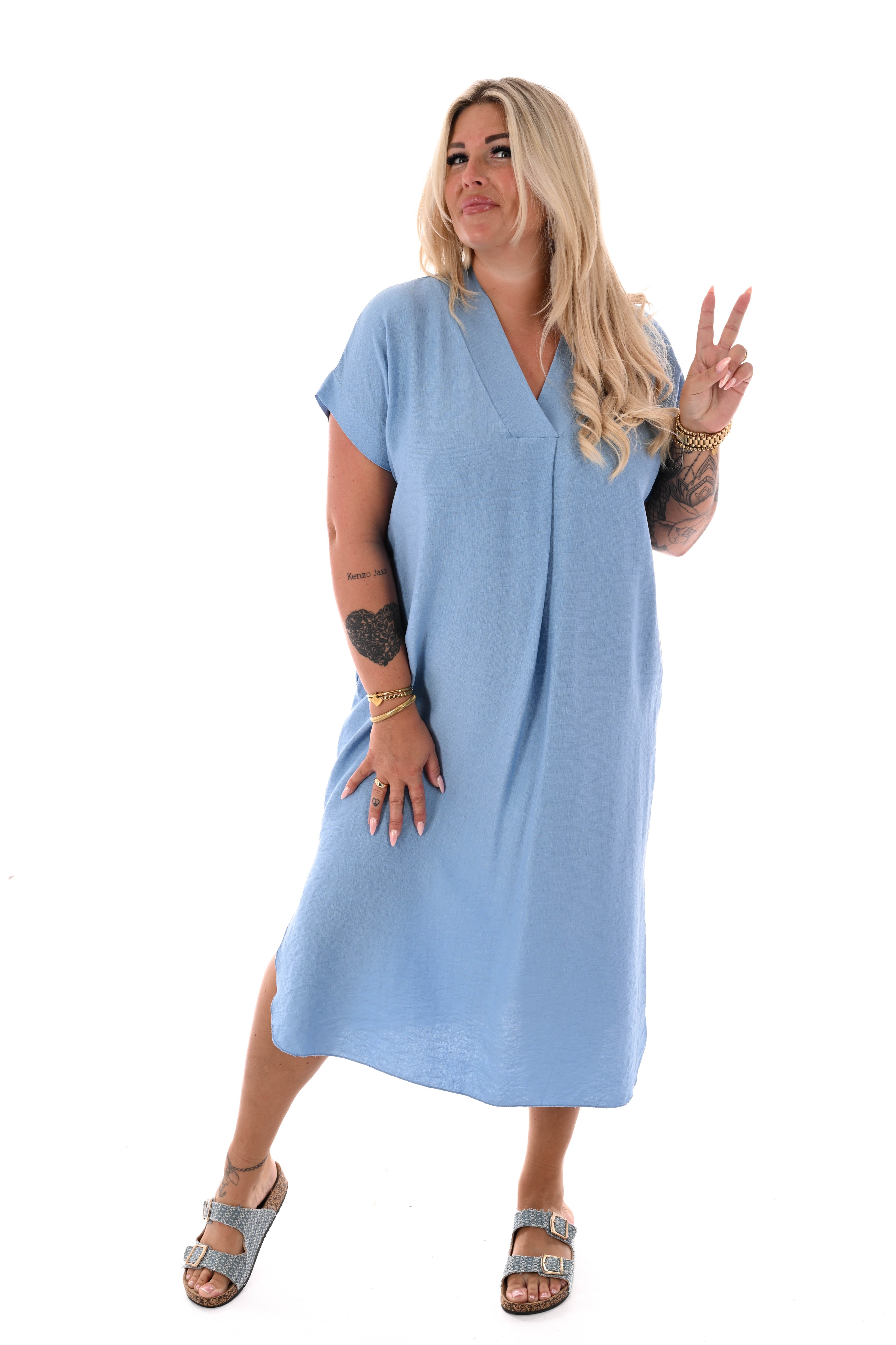 Lange jurk v-hals met zakken lichtblauw