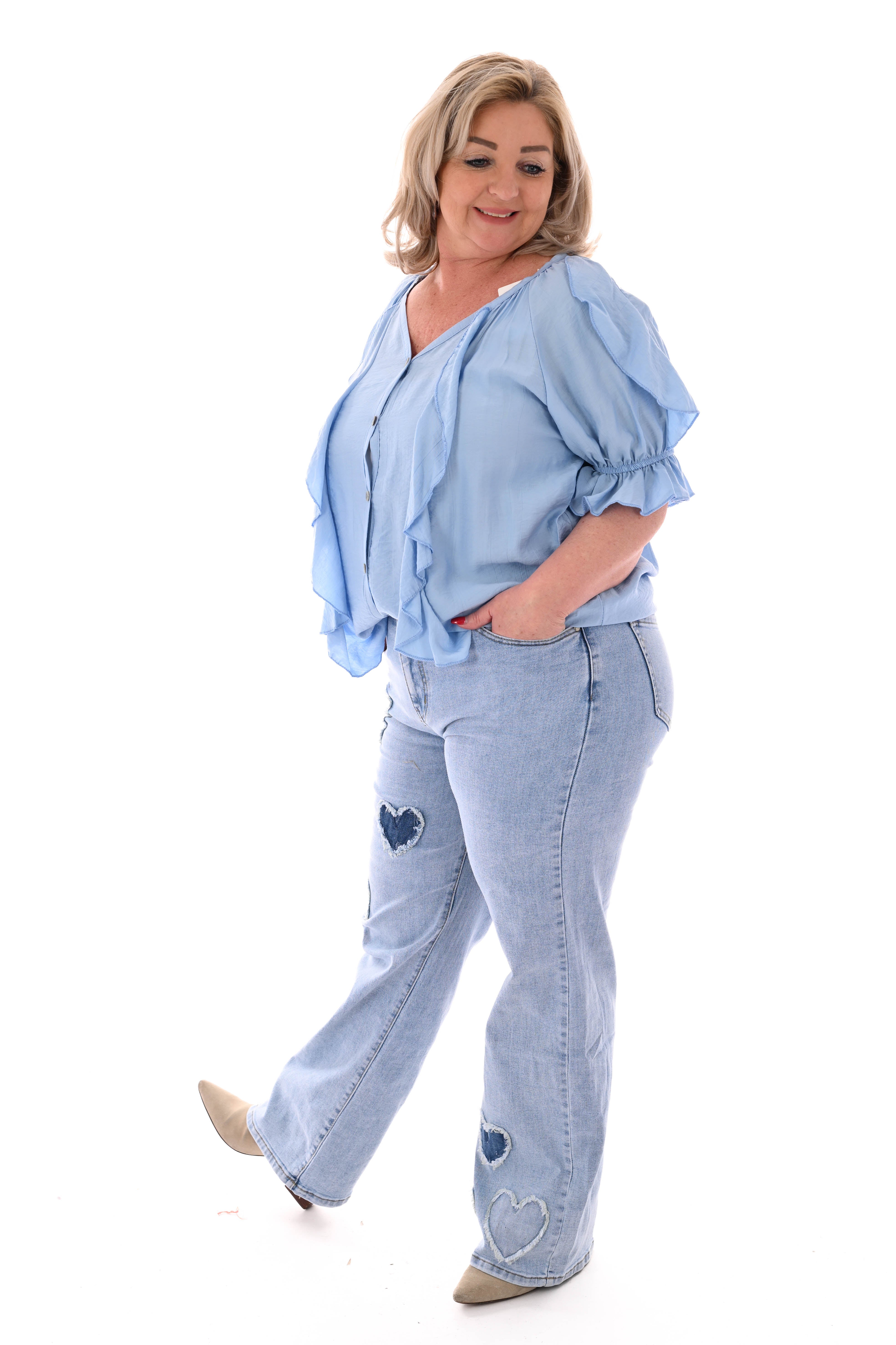 Blouse v-hals met roezel en korte mouwen lichtblauw