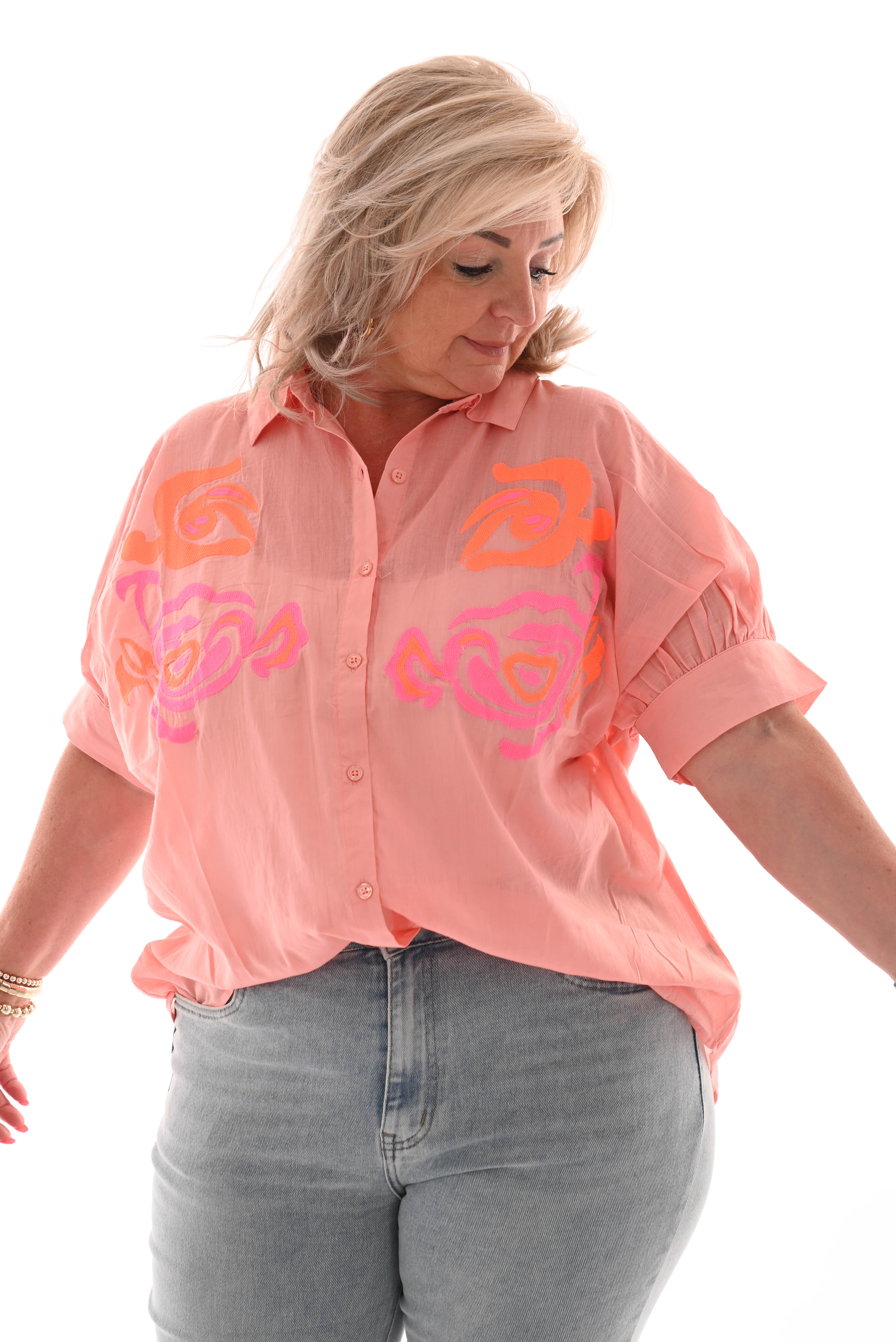 Blouse korte mouwen met bloem print zalm