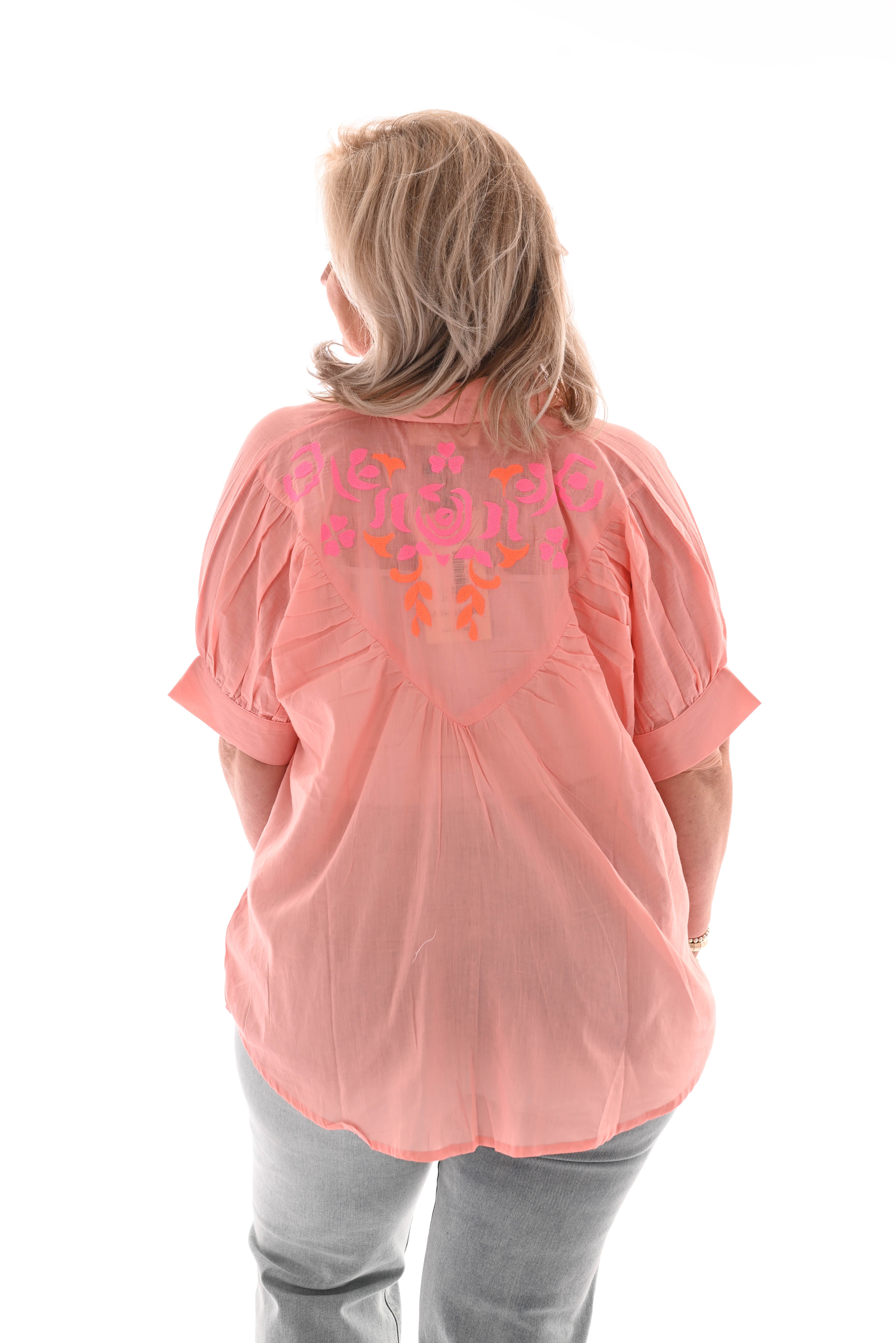 Blouse korte mouwen met bloem print zalm