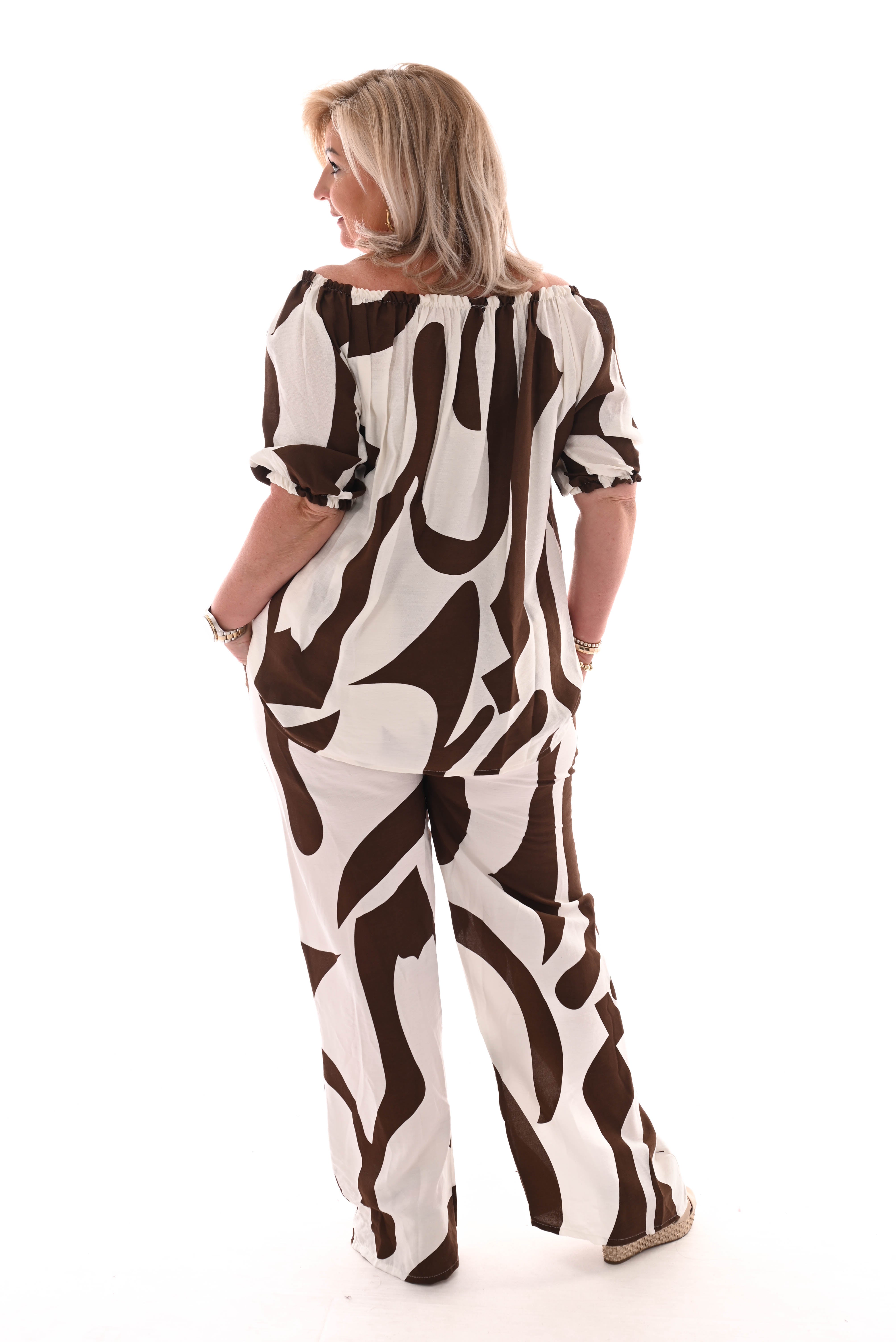 Tweedelig set off-shoulder top abstract roomwit/bruin