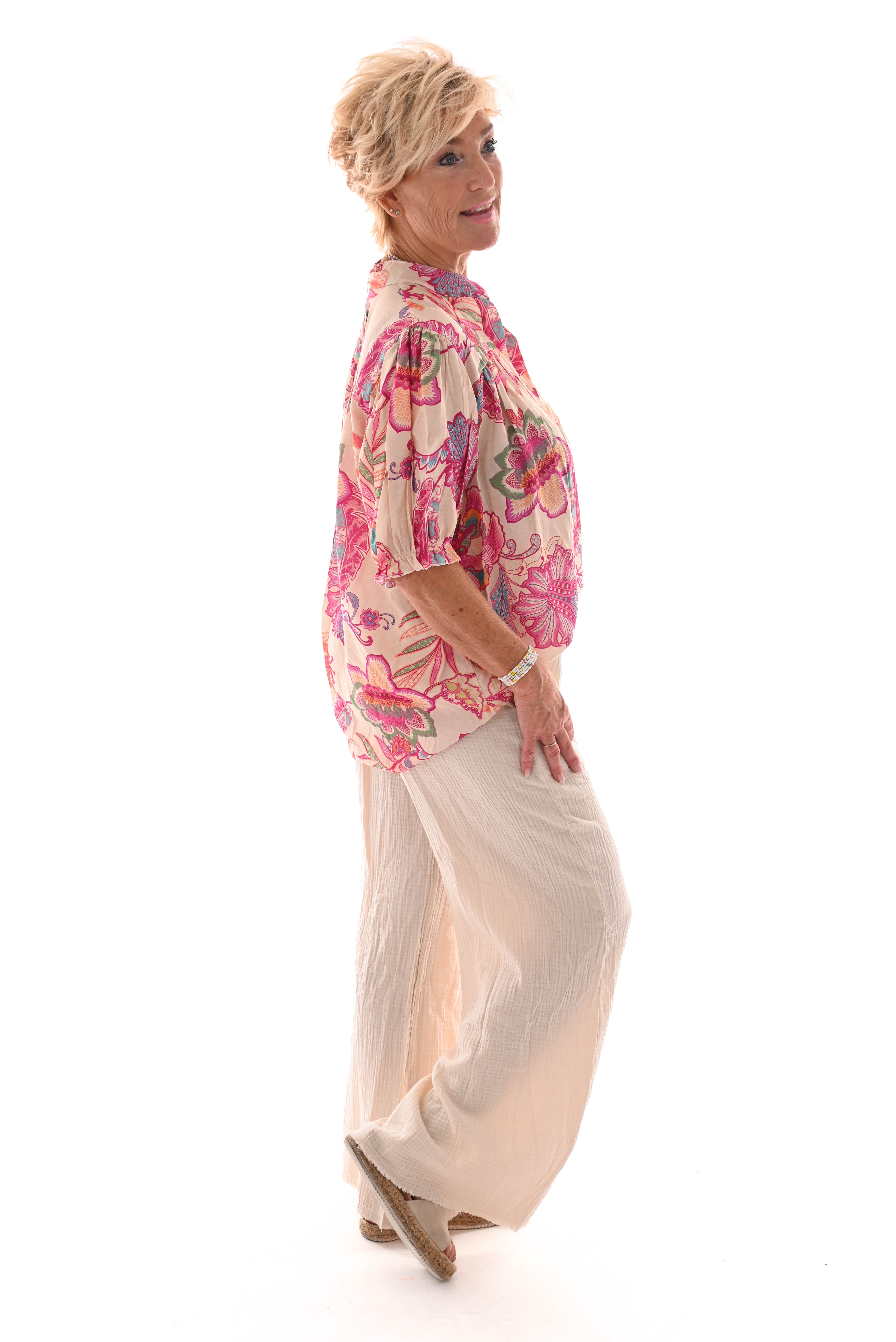 Shirt v-hals bloemen korte pofmouwen fuchsia