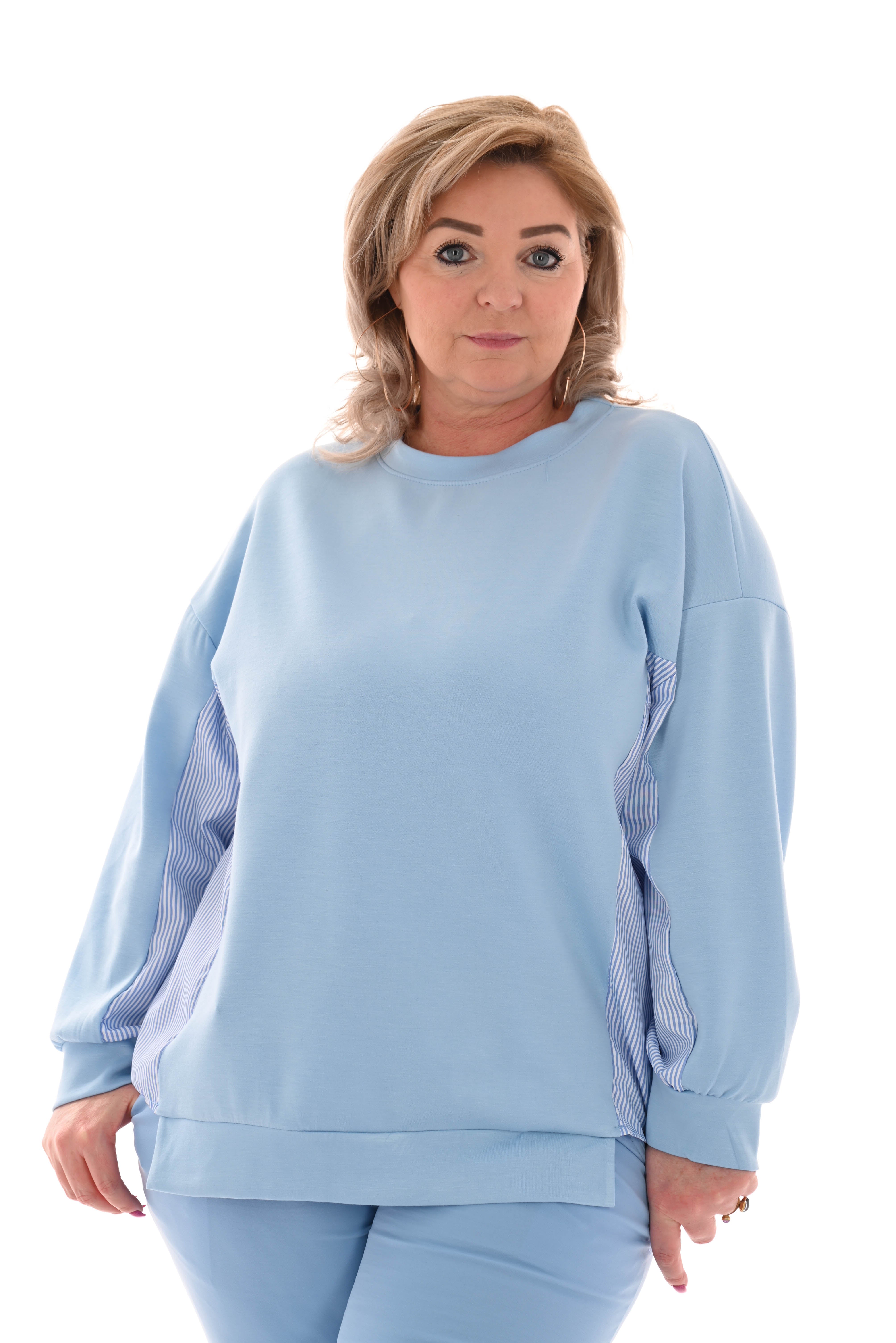 Striped sweater blauw
