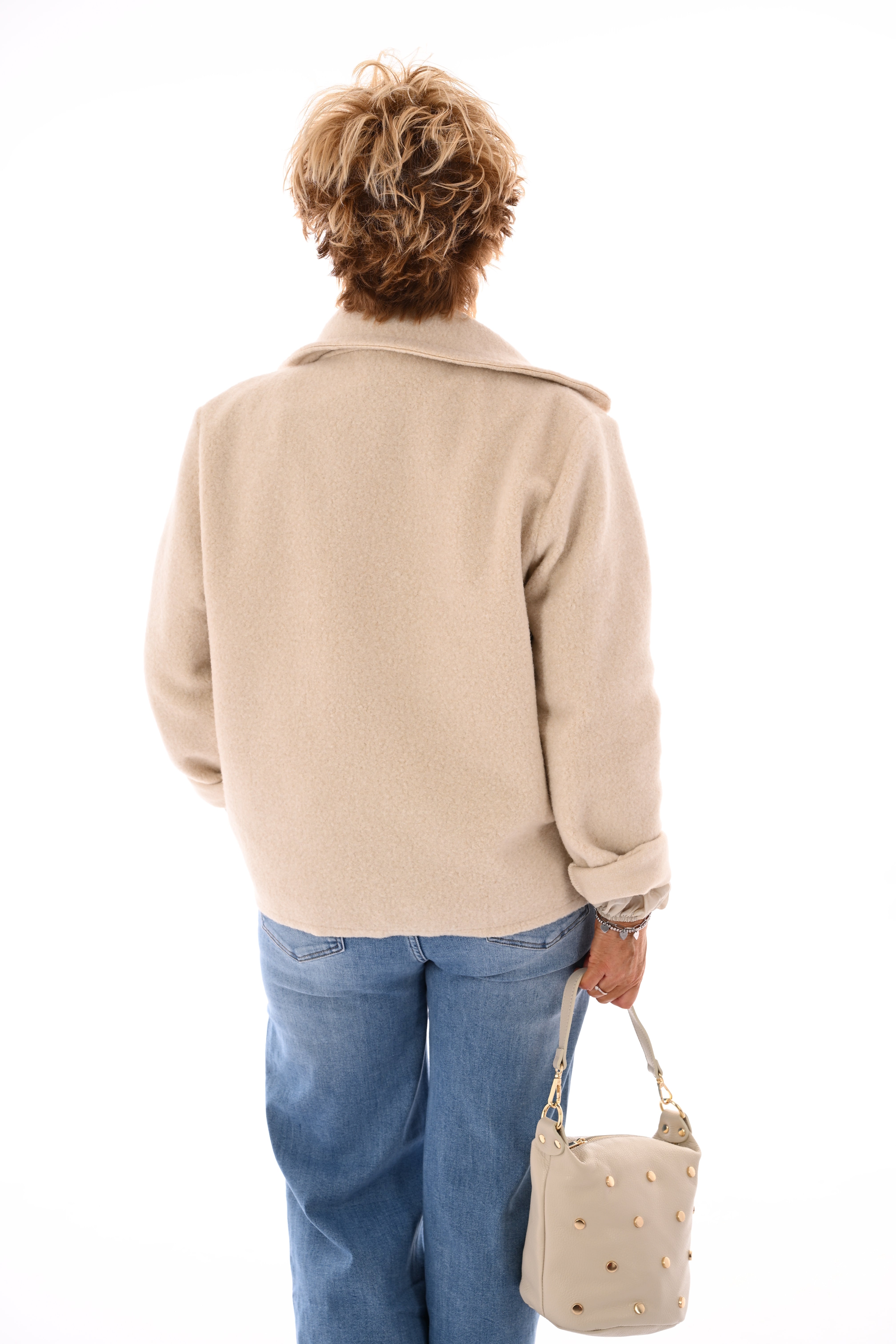 Kort jasje met knopen beige