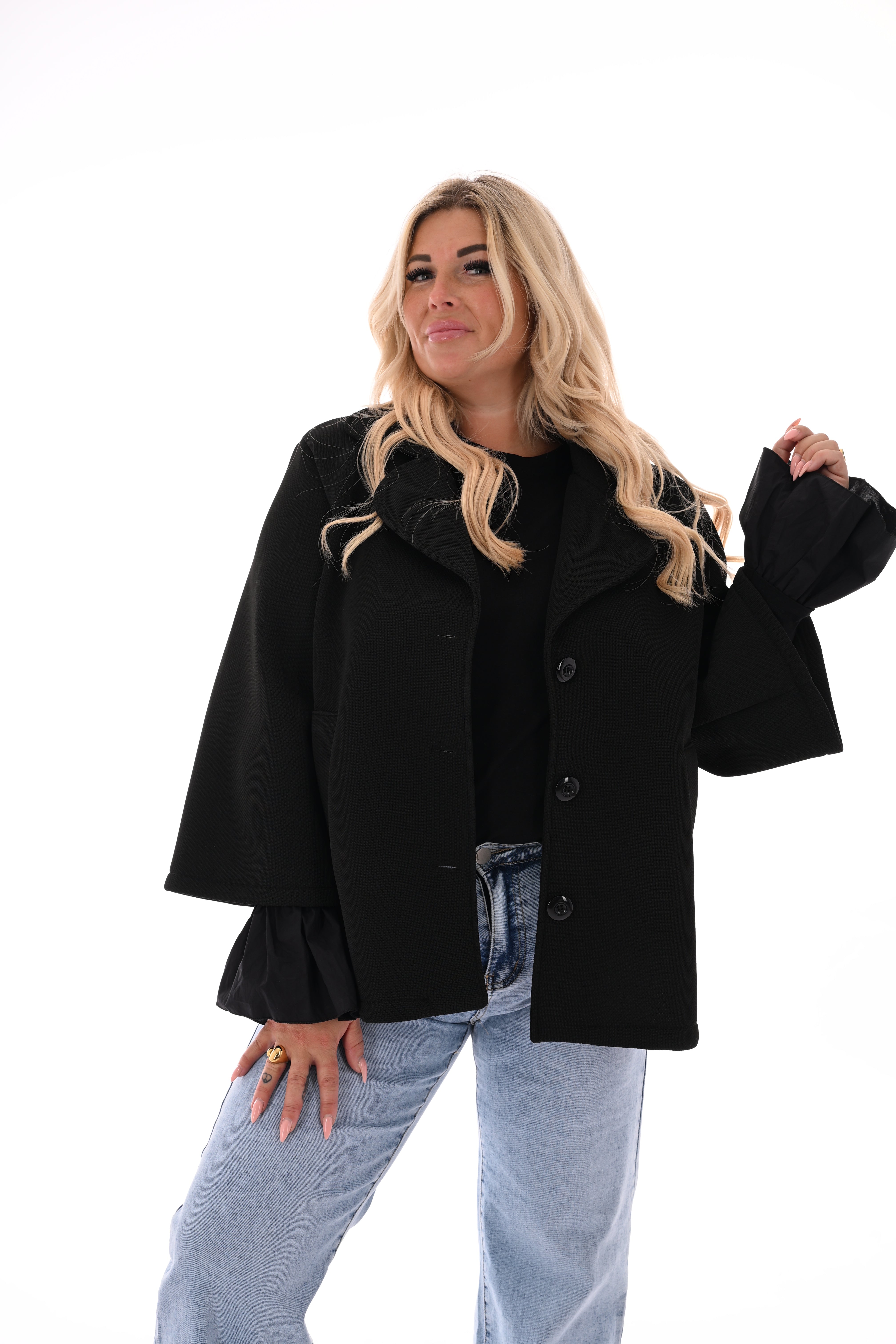 Kort jasje met kraag en knopen zwart