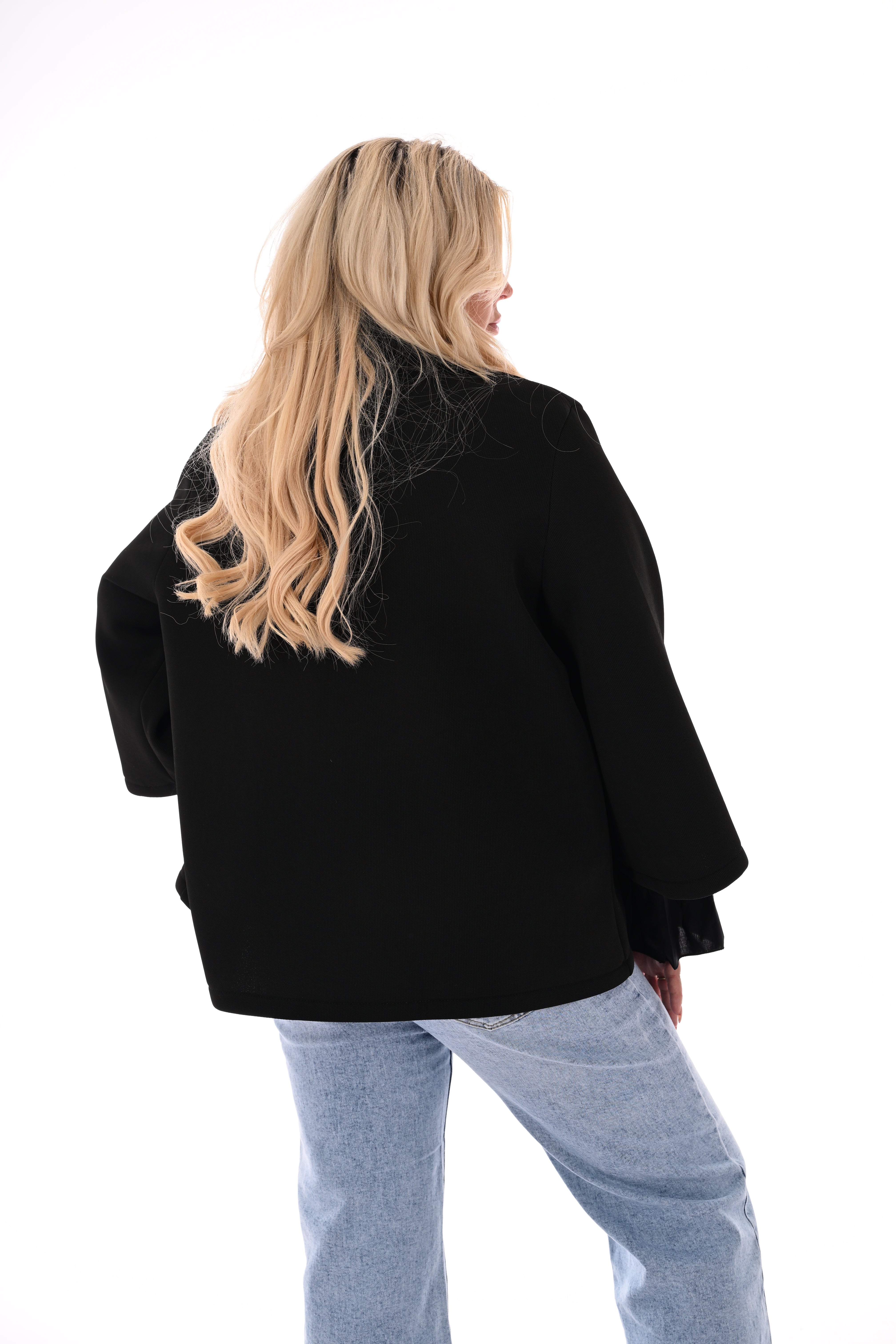 Kort jasje met kraag en knopen zwart