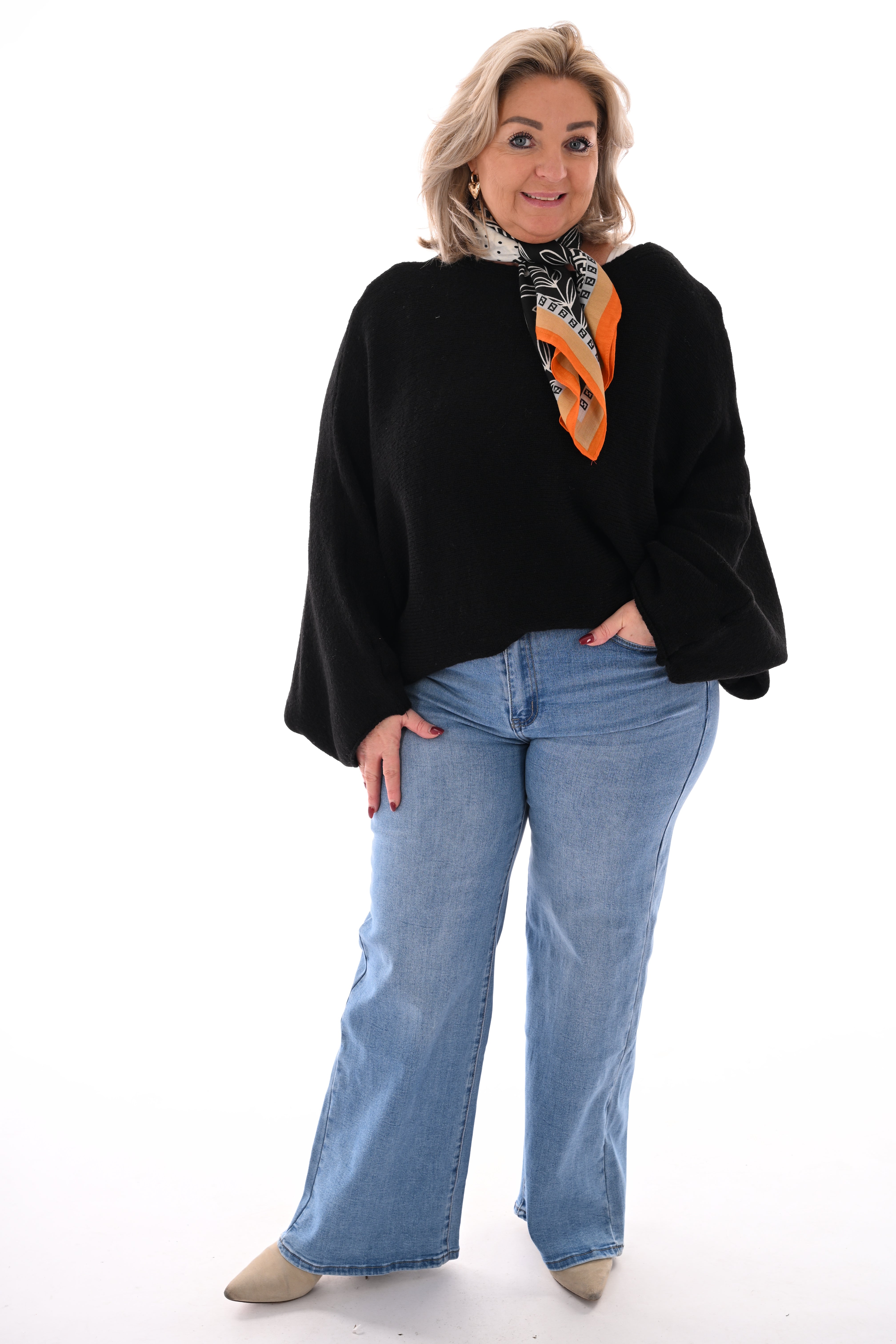 Fijn gebreide vleermuis trui uni zwart