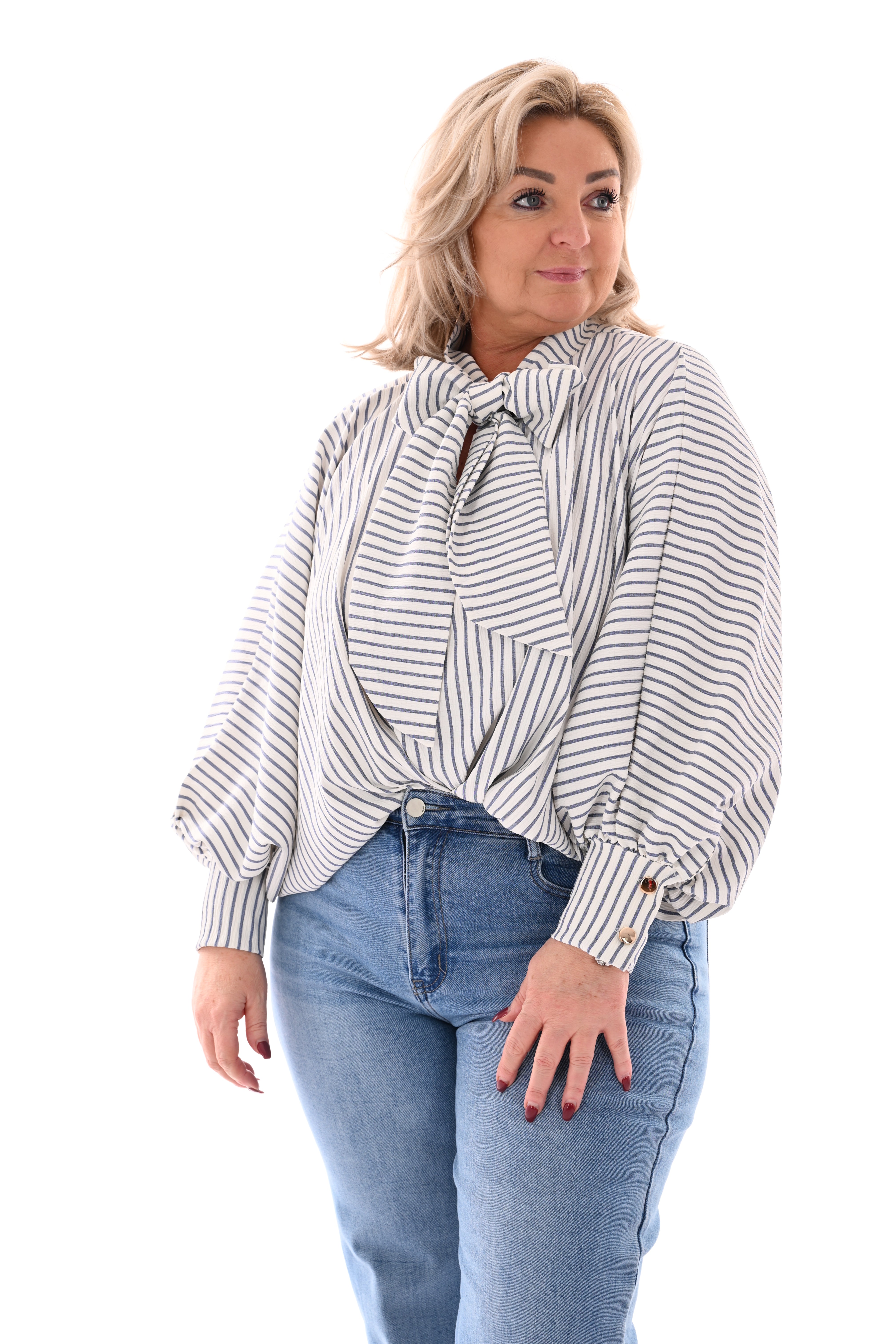 Blouse vleermuis met streepjes en strik creme/blauw