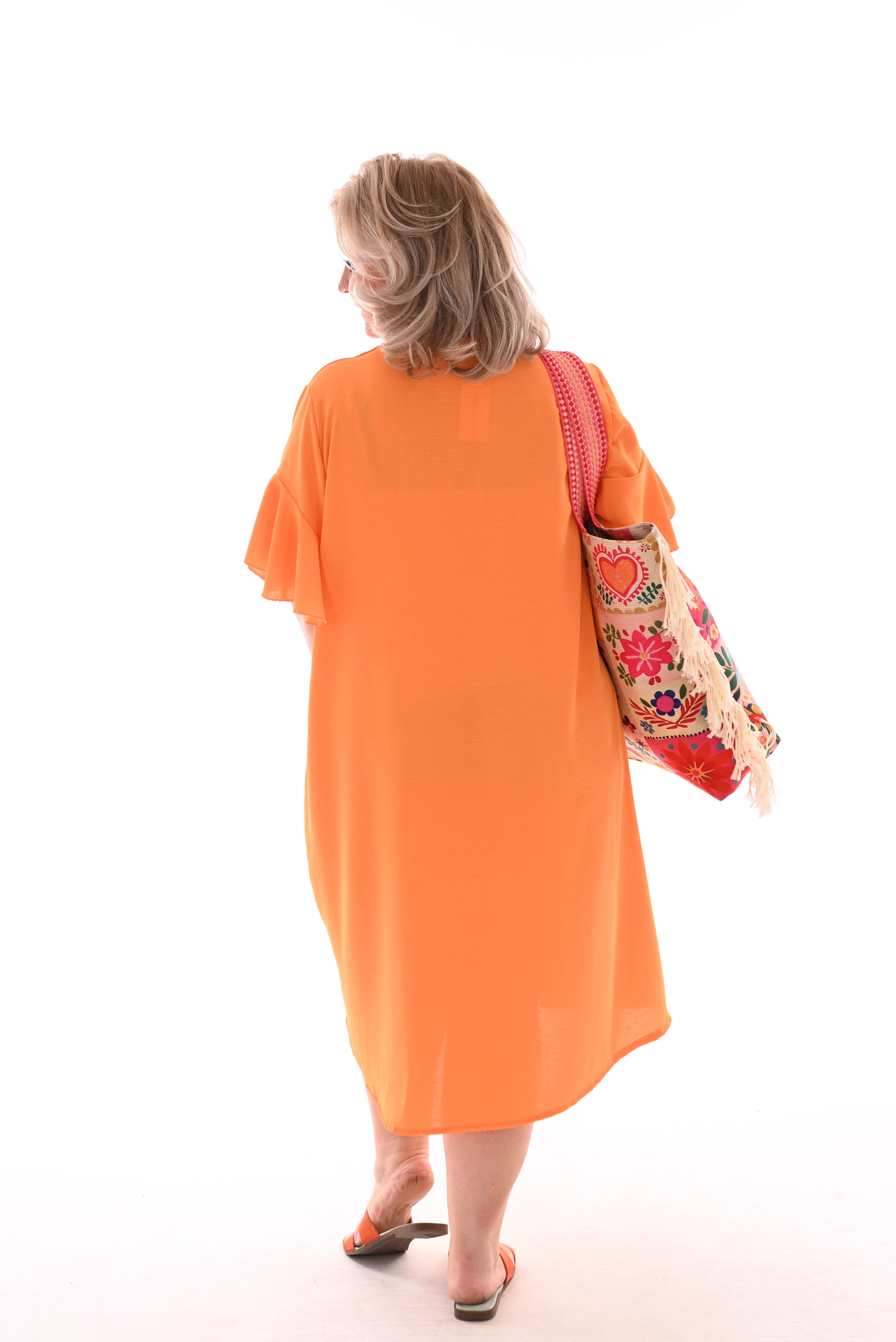 Jurk v-hals roezelmouwen uni peach