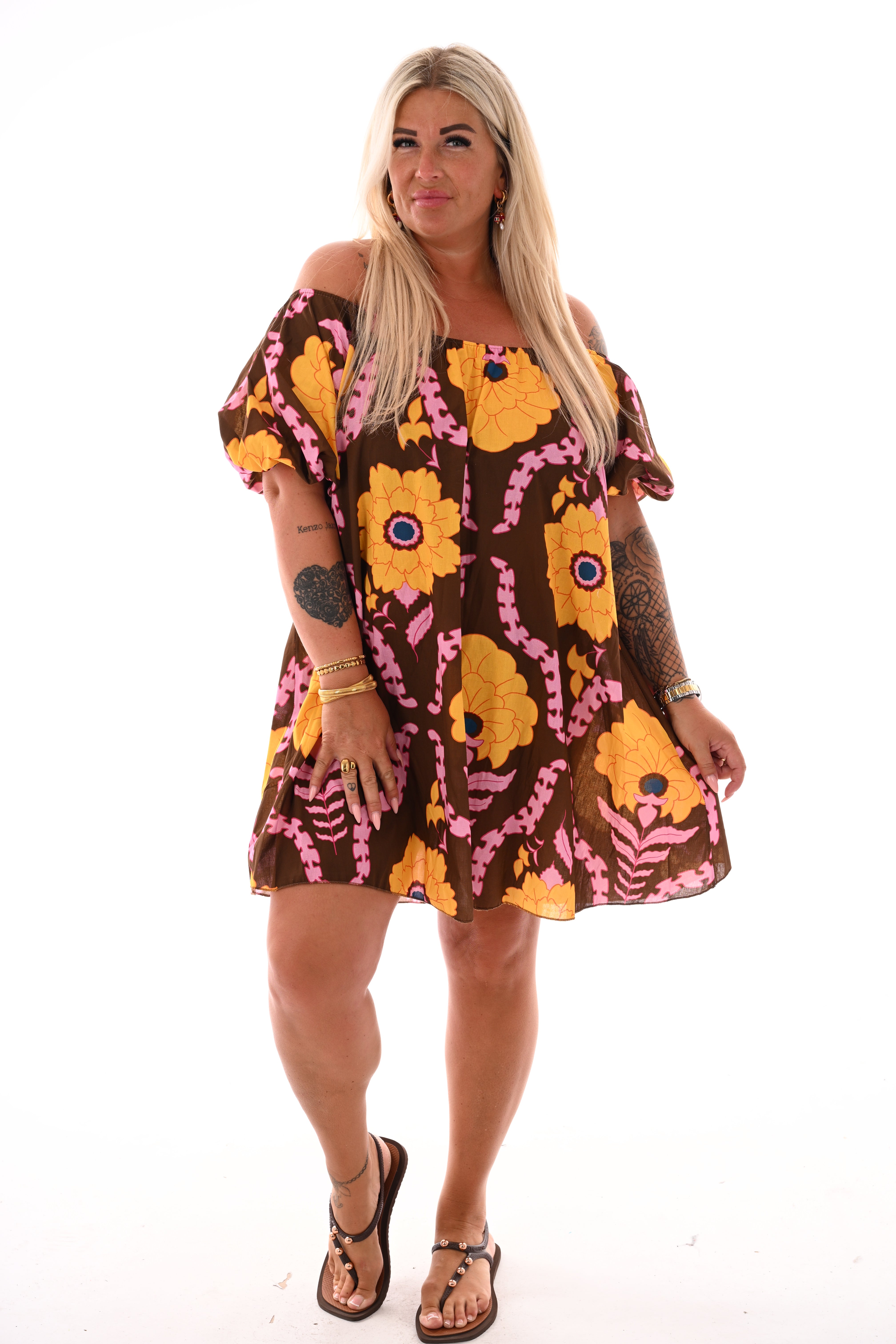Off-shoulder jurk korte pofmouwen bloemen bruin/geel