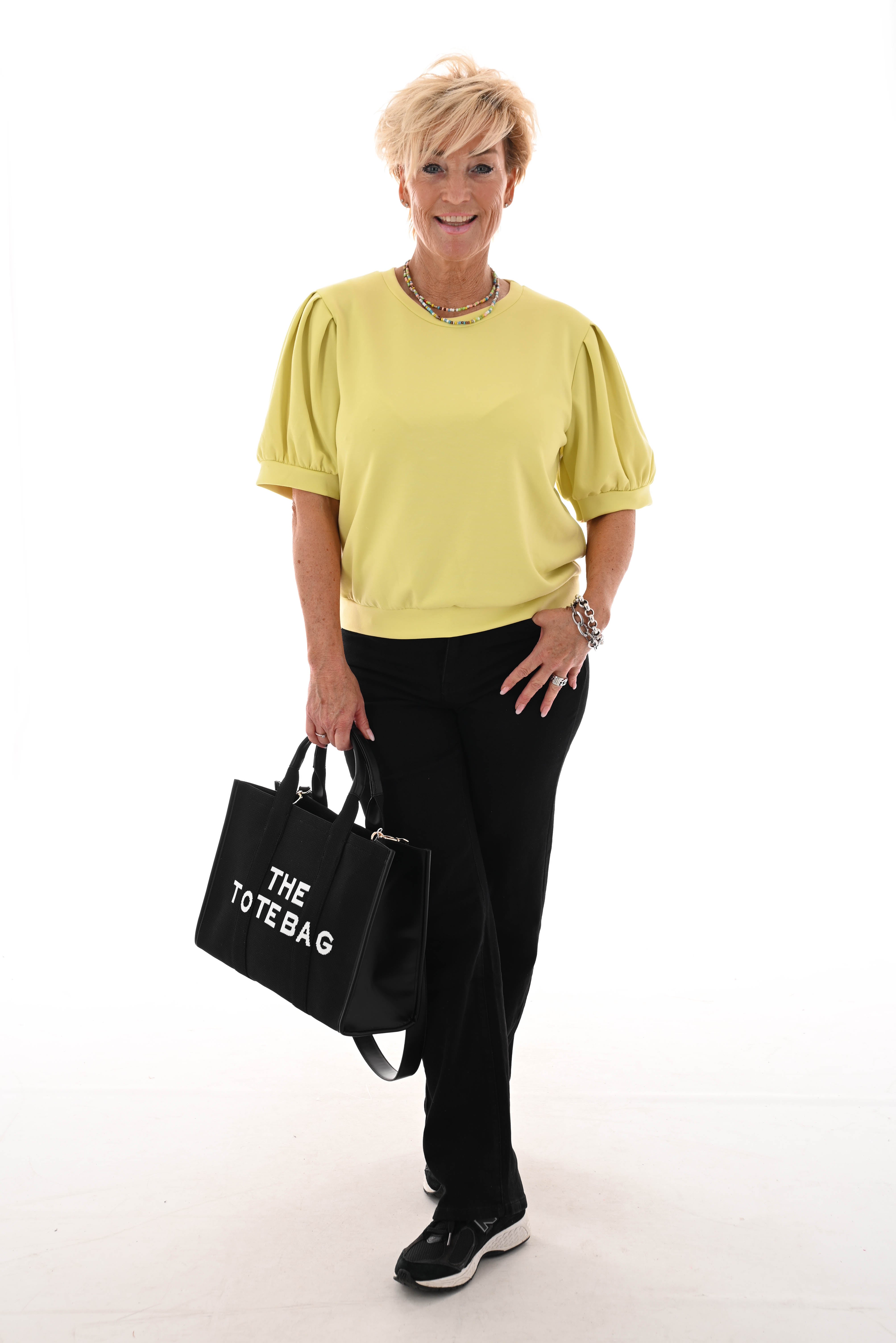 Sweater korte pofmouwen geel