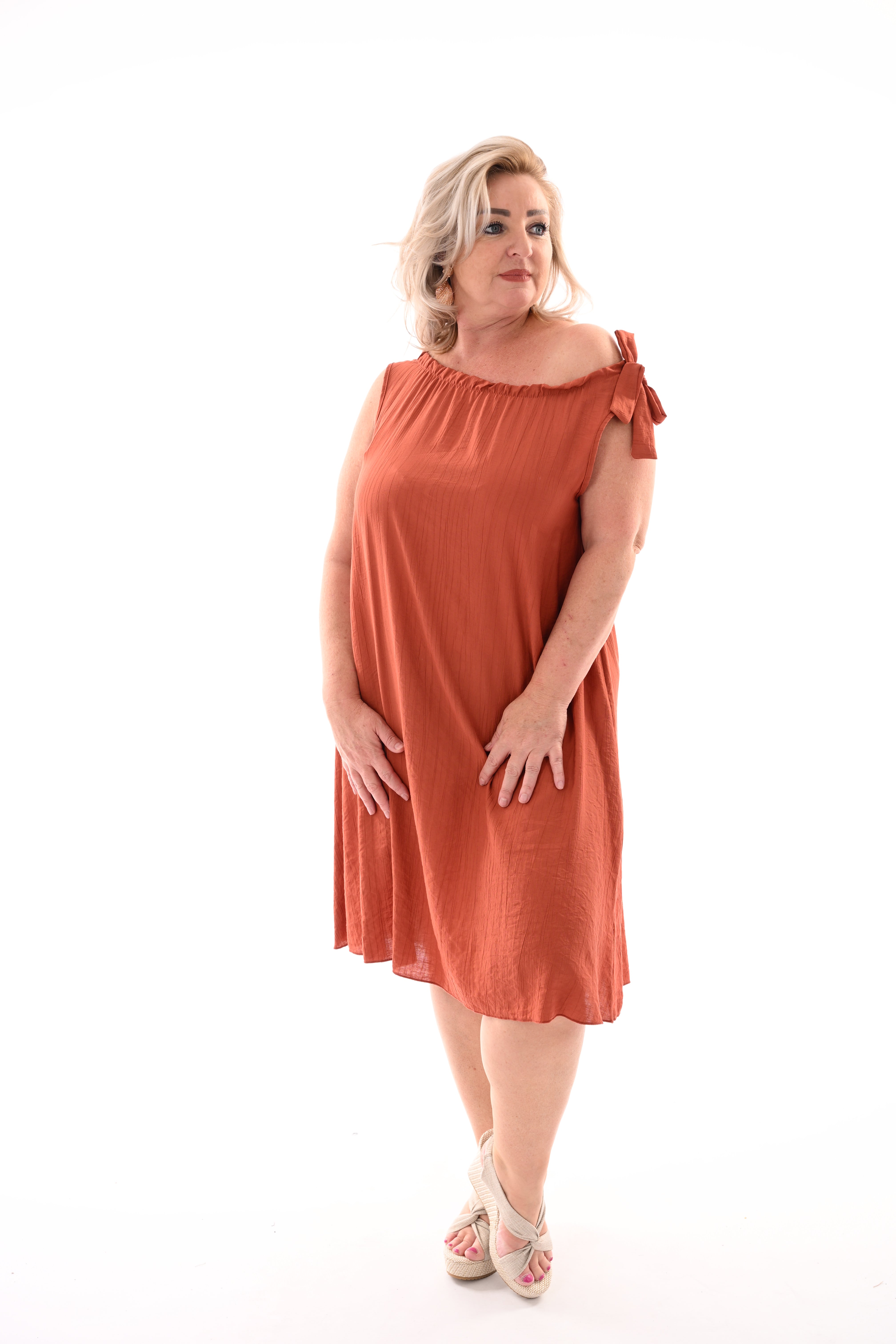 Jurk mouwloos met strik detail brique
