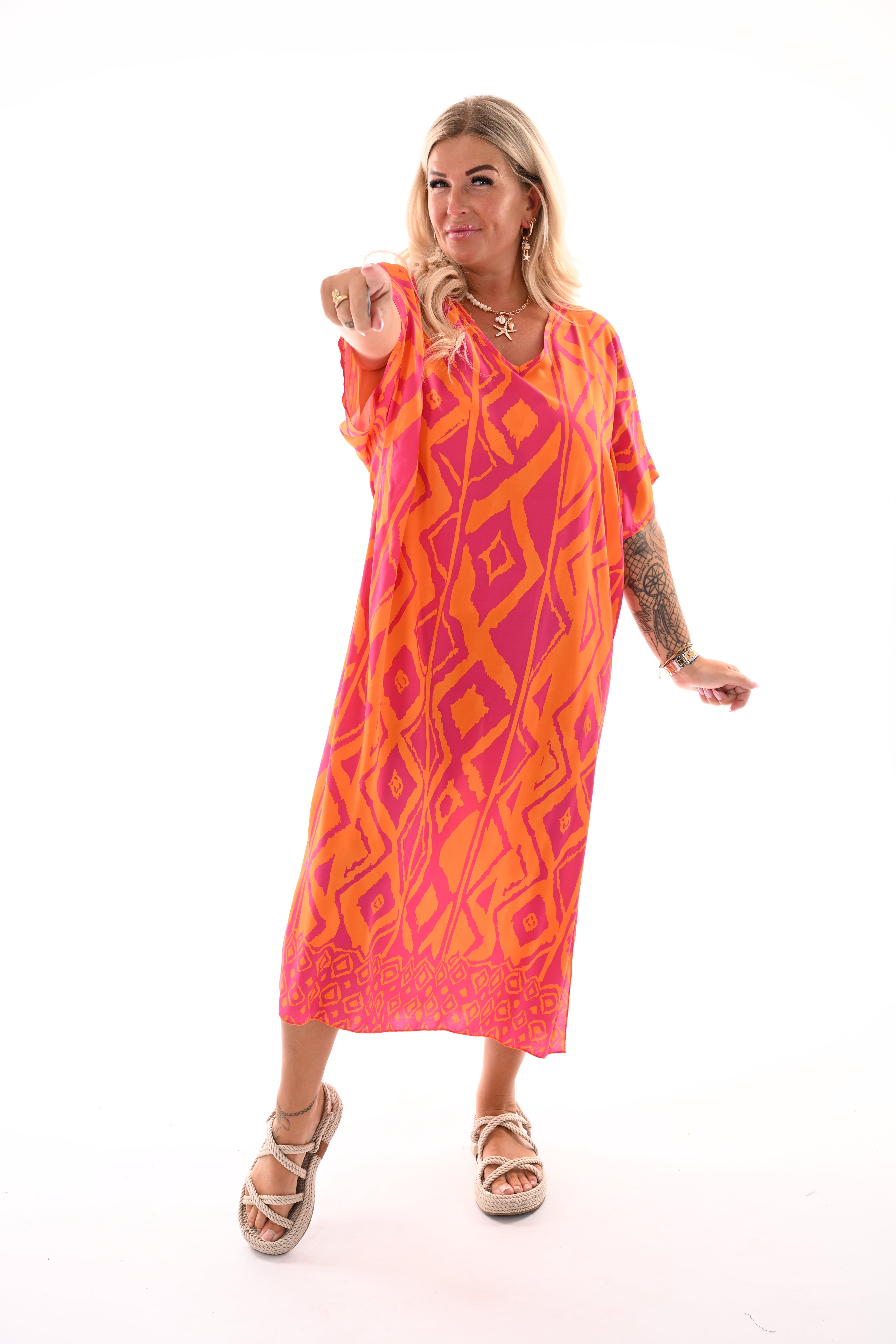 Lange jurk v-hals met ruiten fuchsia/oranje