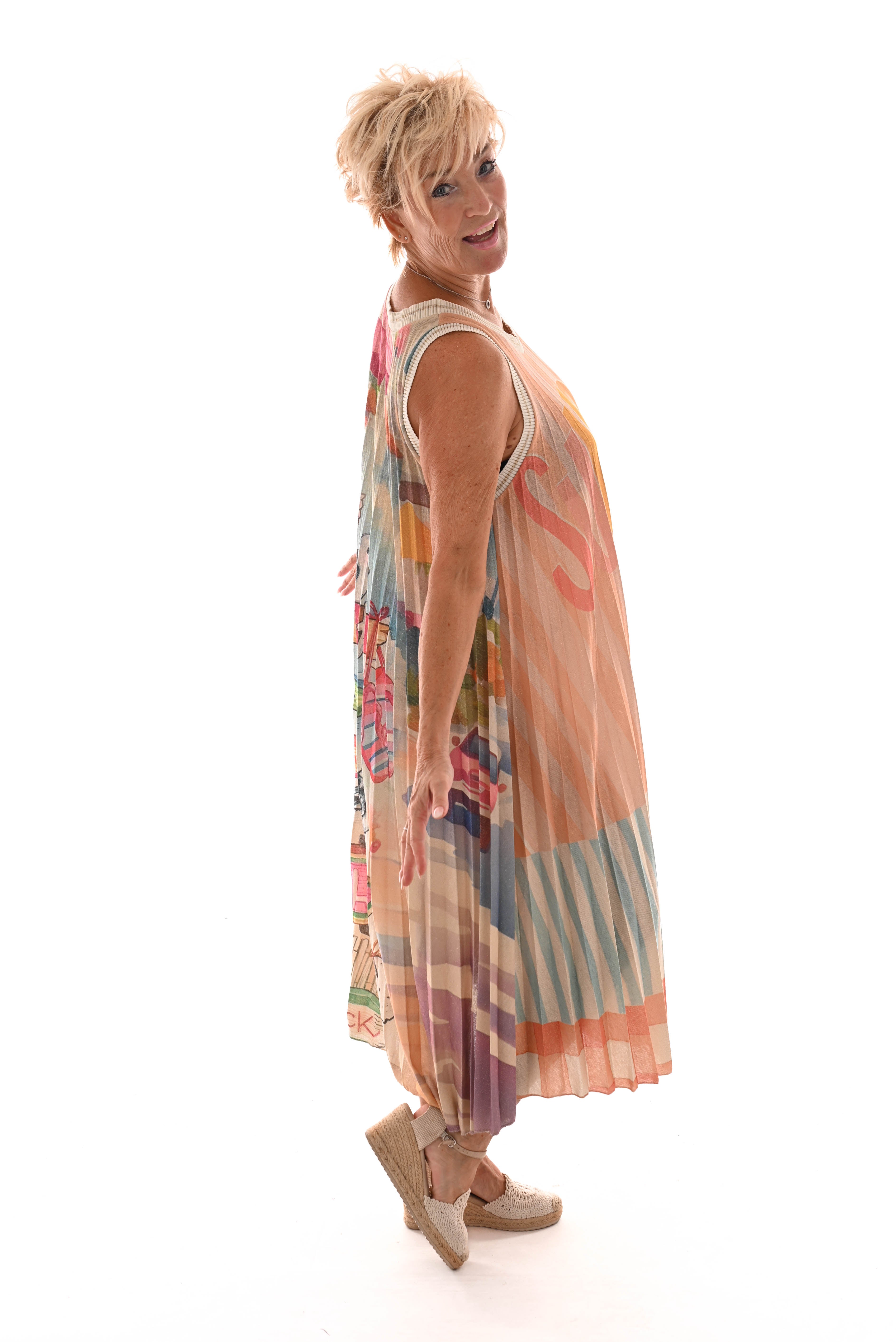 Mouwloze jurk plisse ronde hals Sunday peach