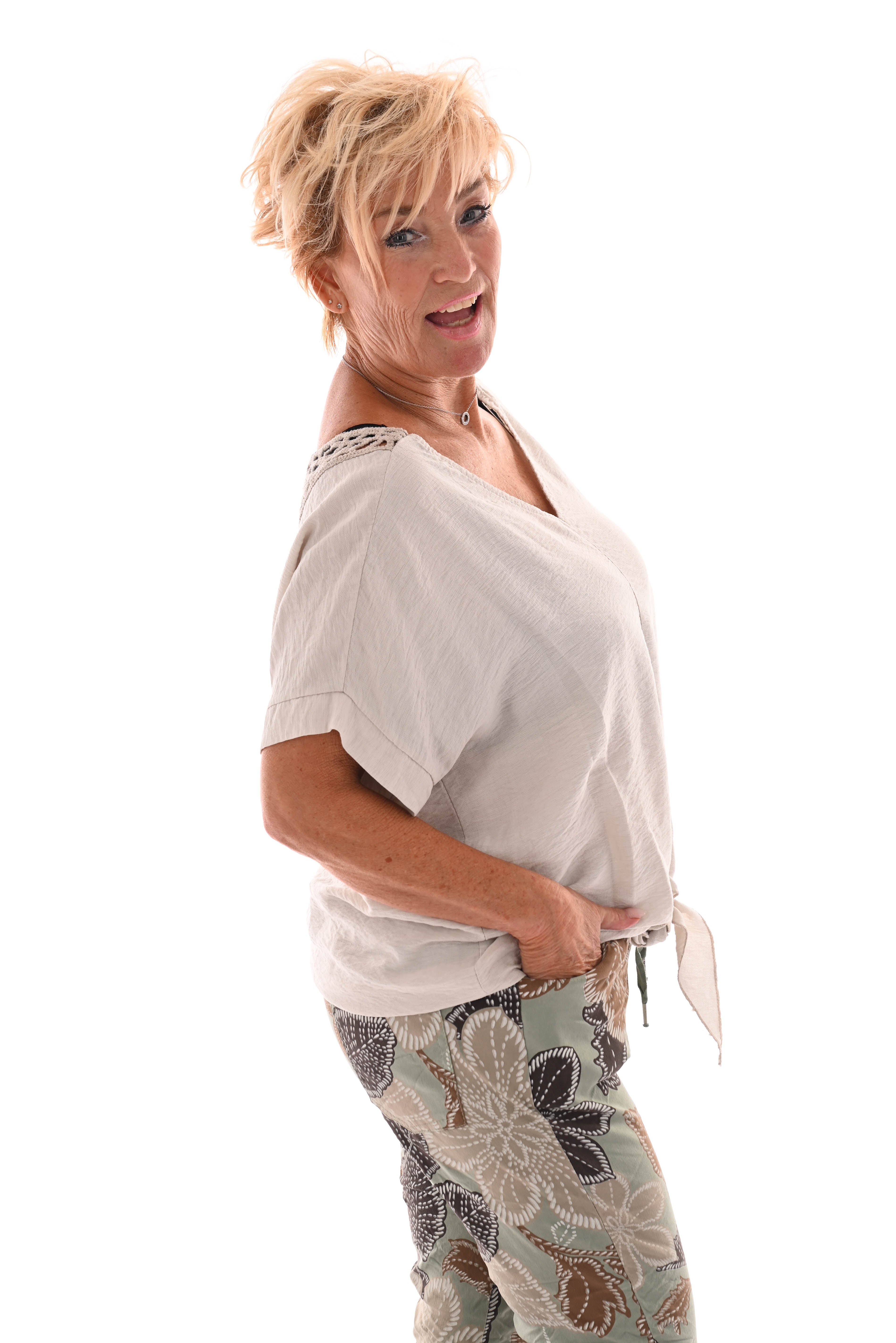 Top gehaakte rug met knoop creme
