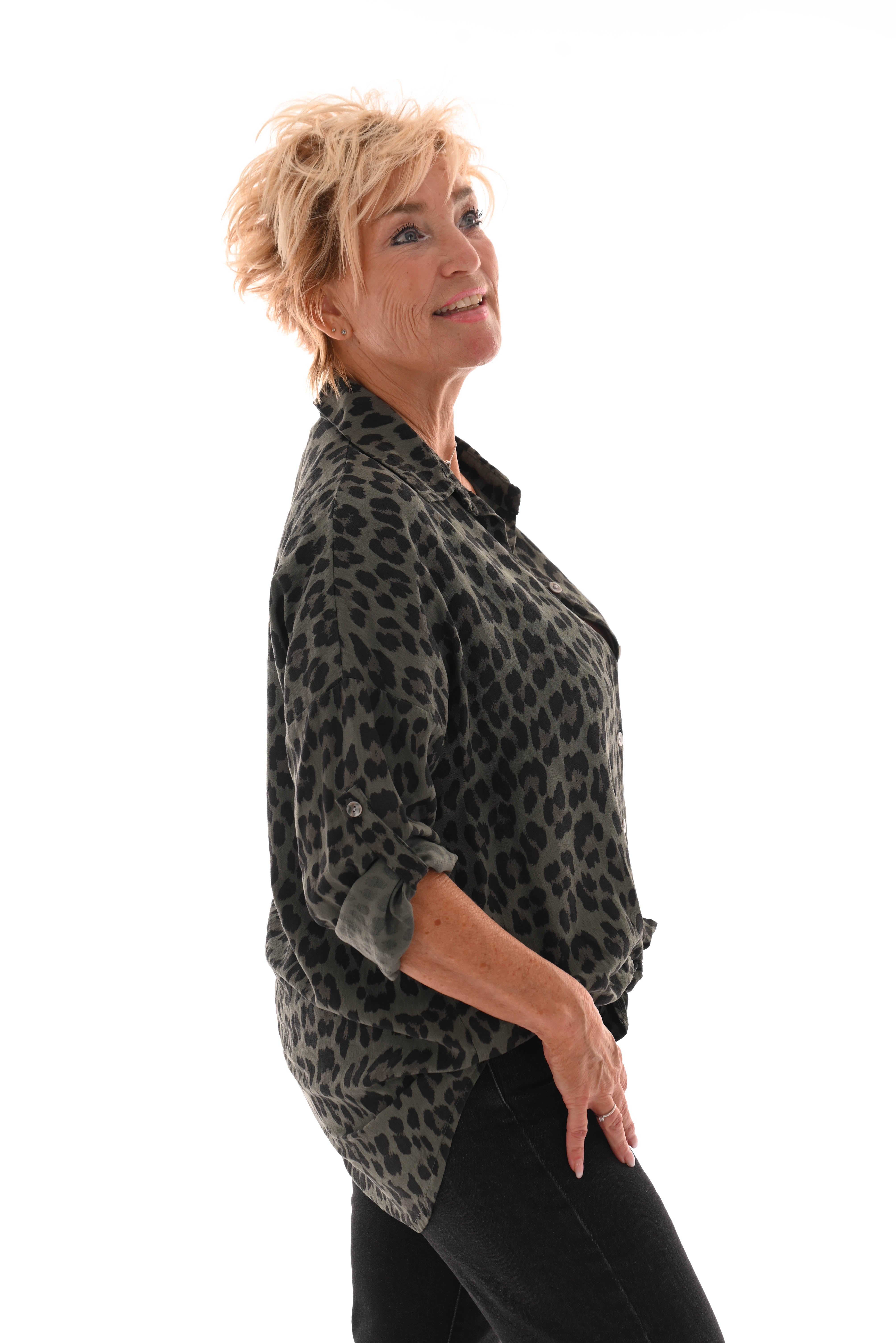 Panterprint blouse met knoop legergroen