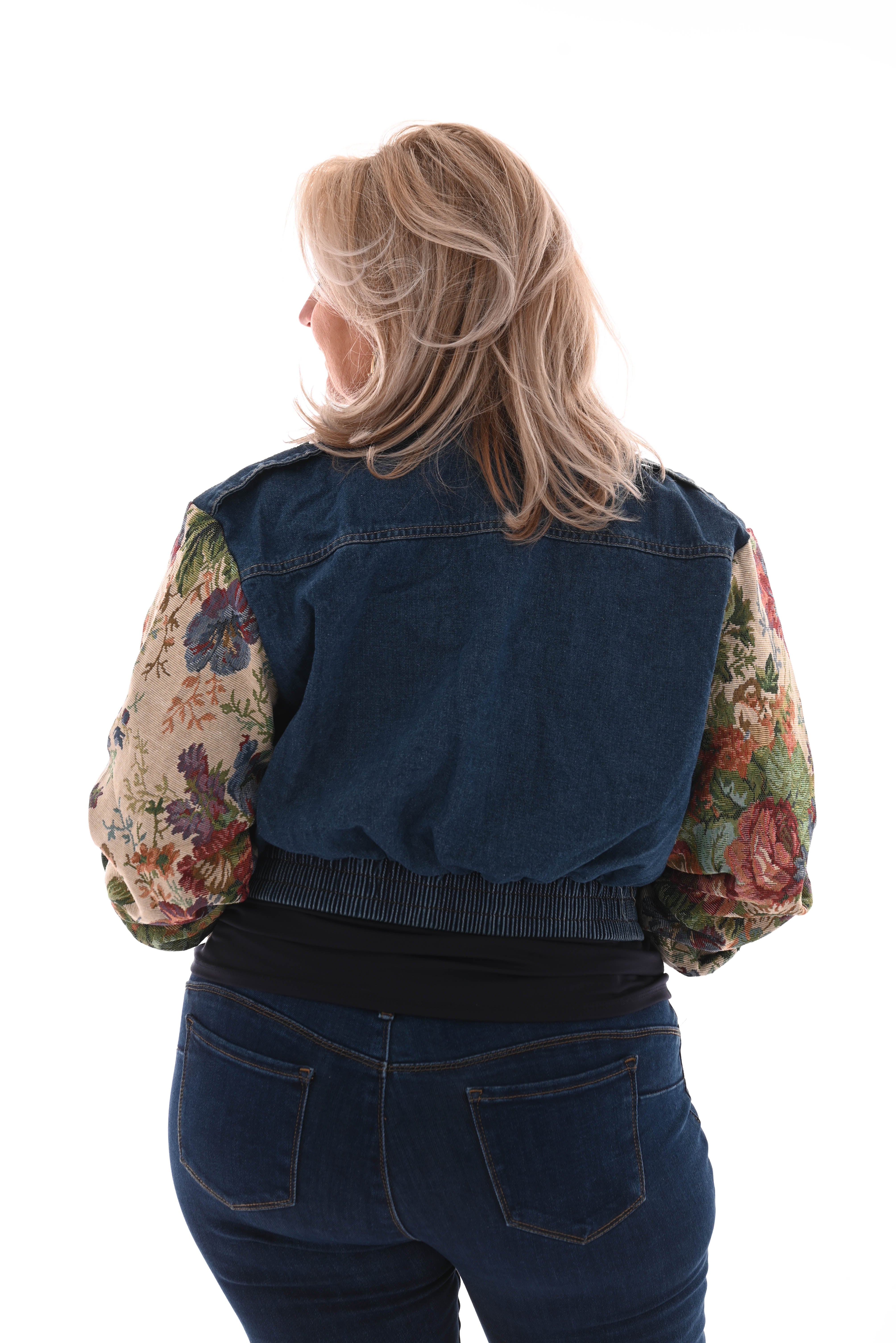 Spijkerjas kort met bloemen mouwen blauw