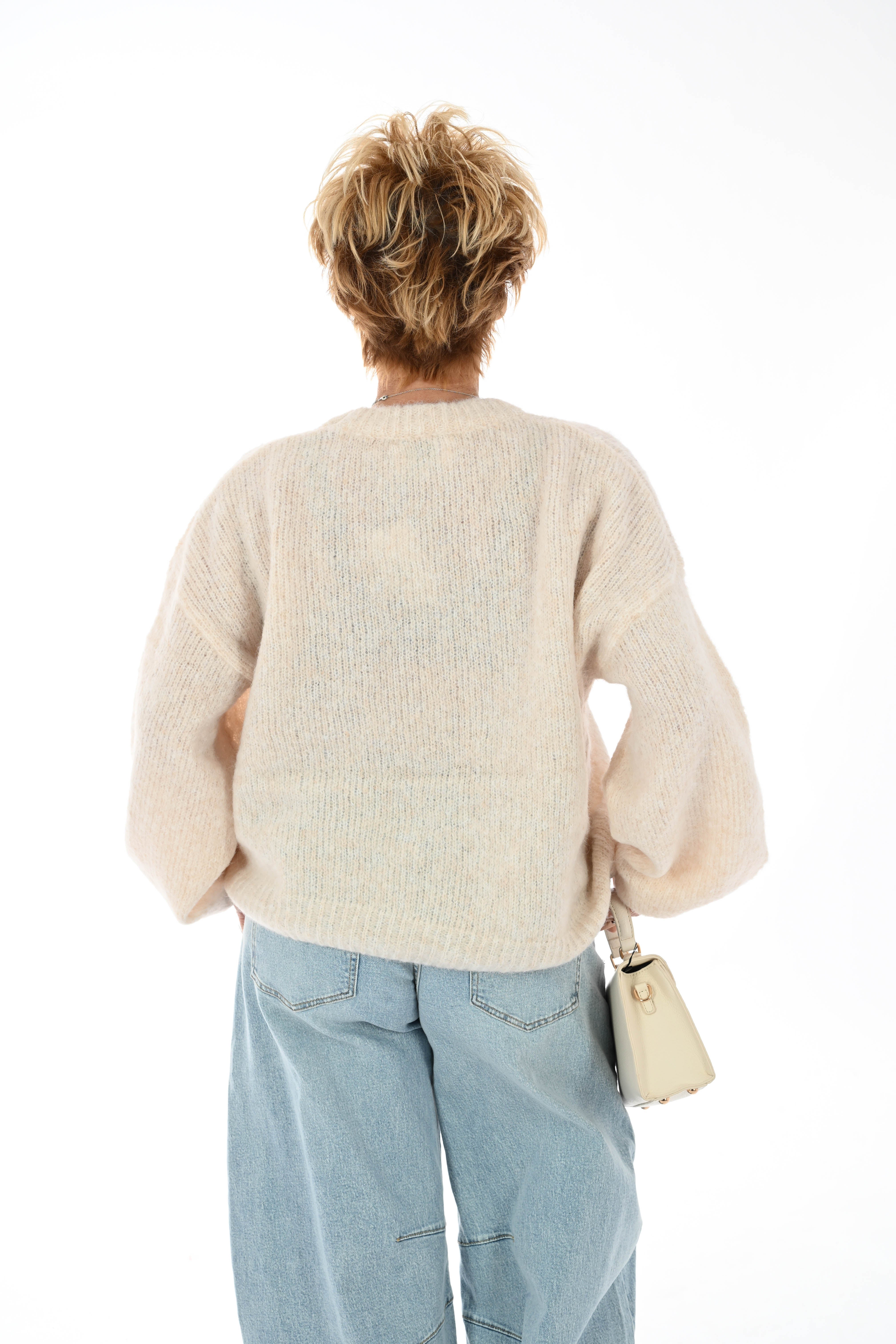 Fijn gebreide trui pofmouwen creme