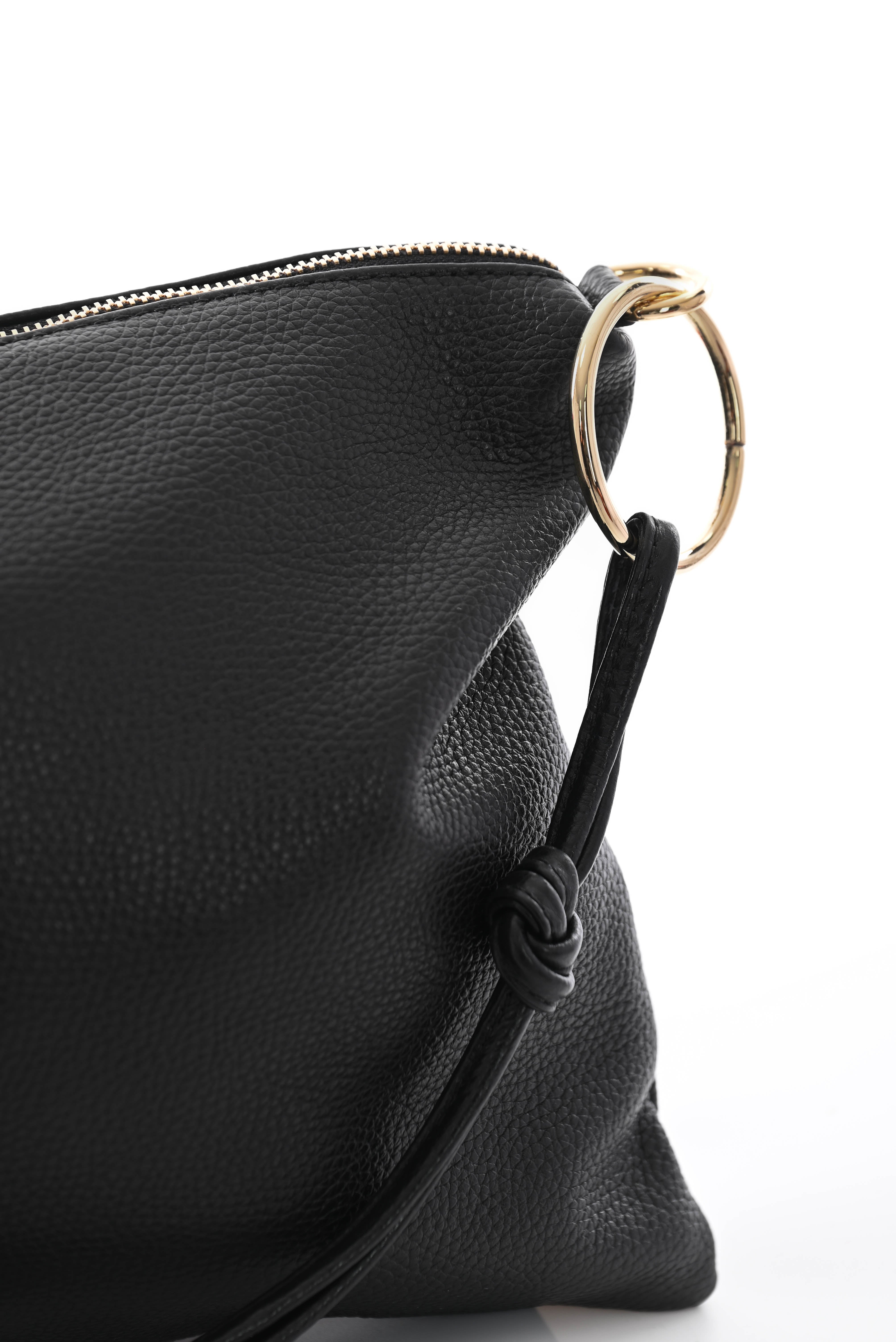 Leren tas grote gouden ringen zwart