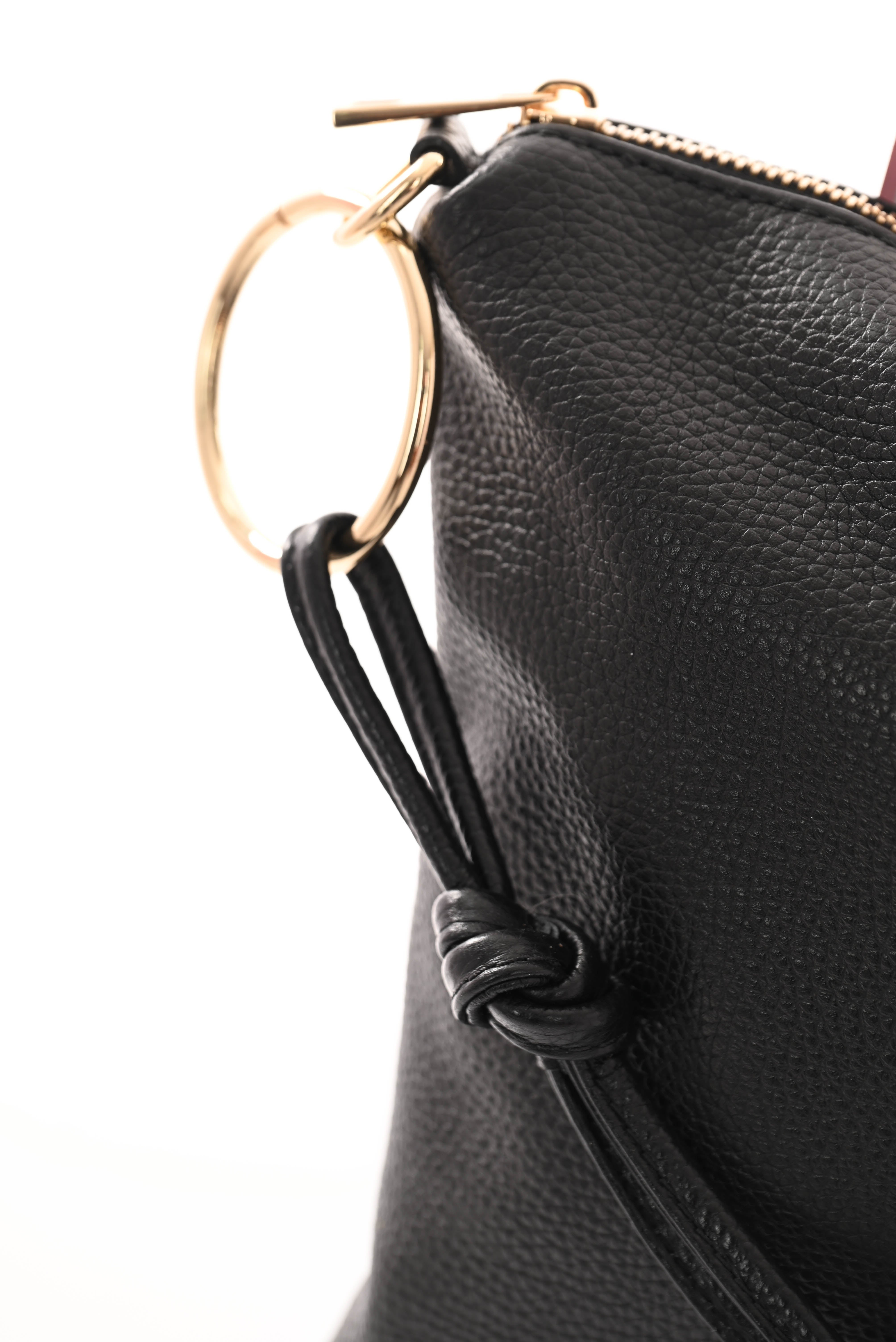 Leren tas grote gouden ringen zwart