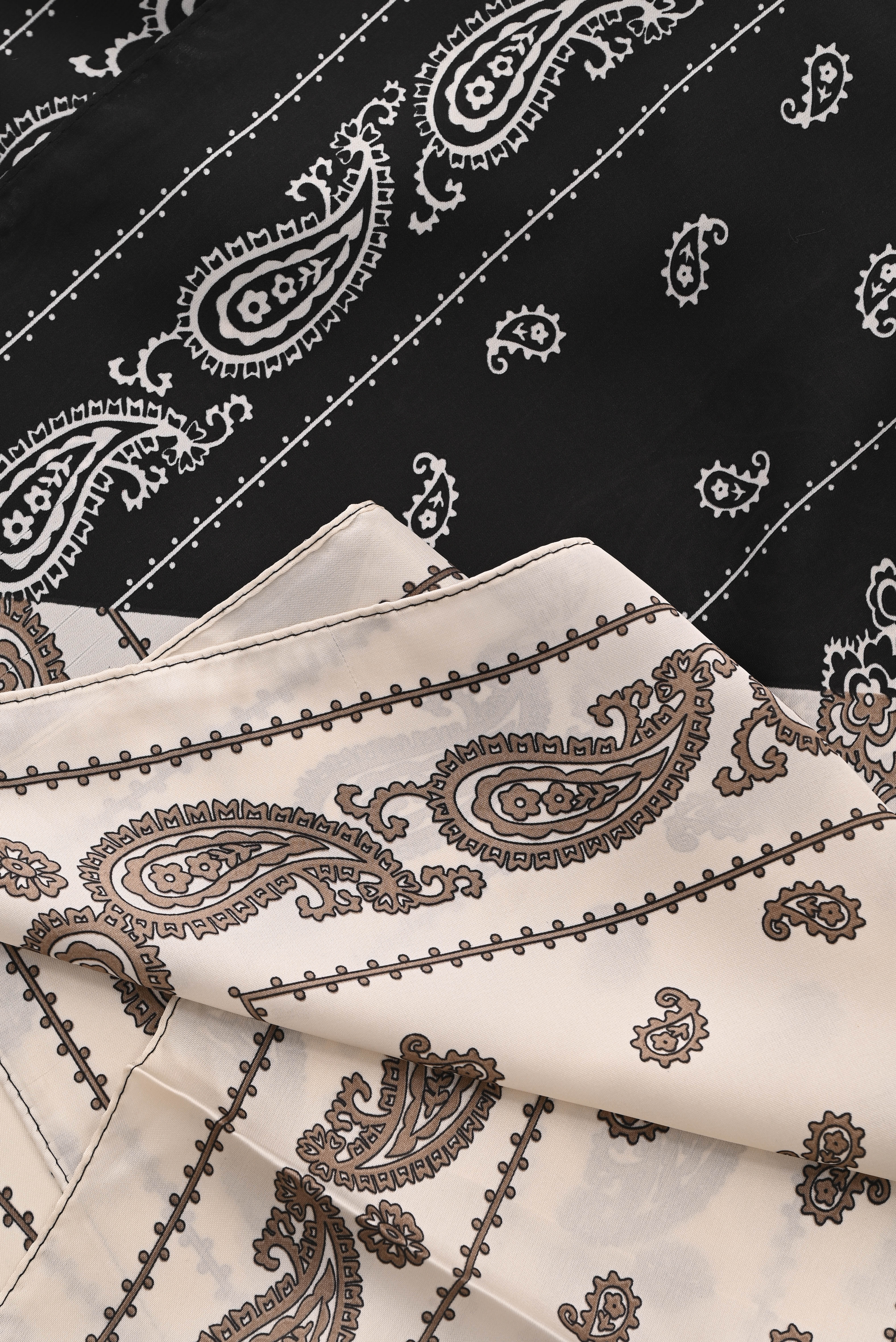 Kort sjaaltje paisley zwart